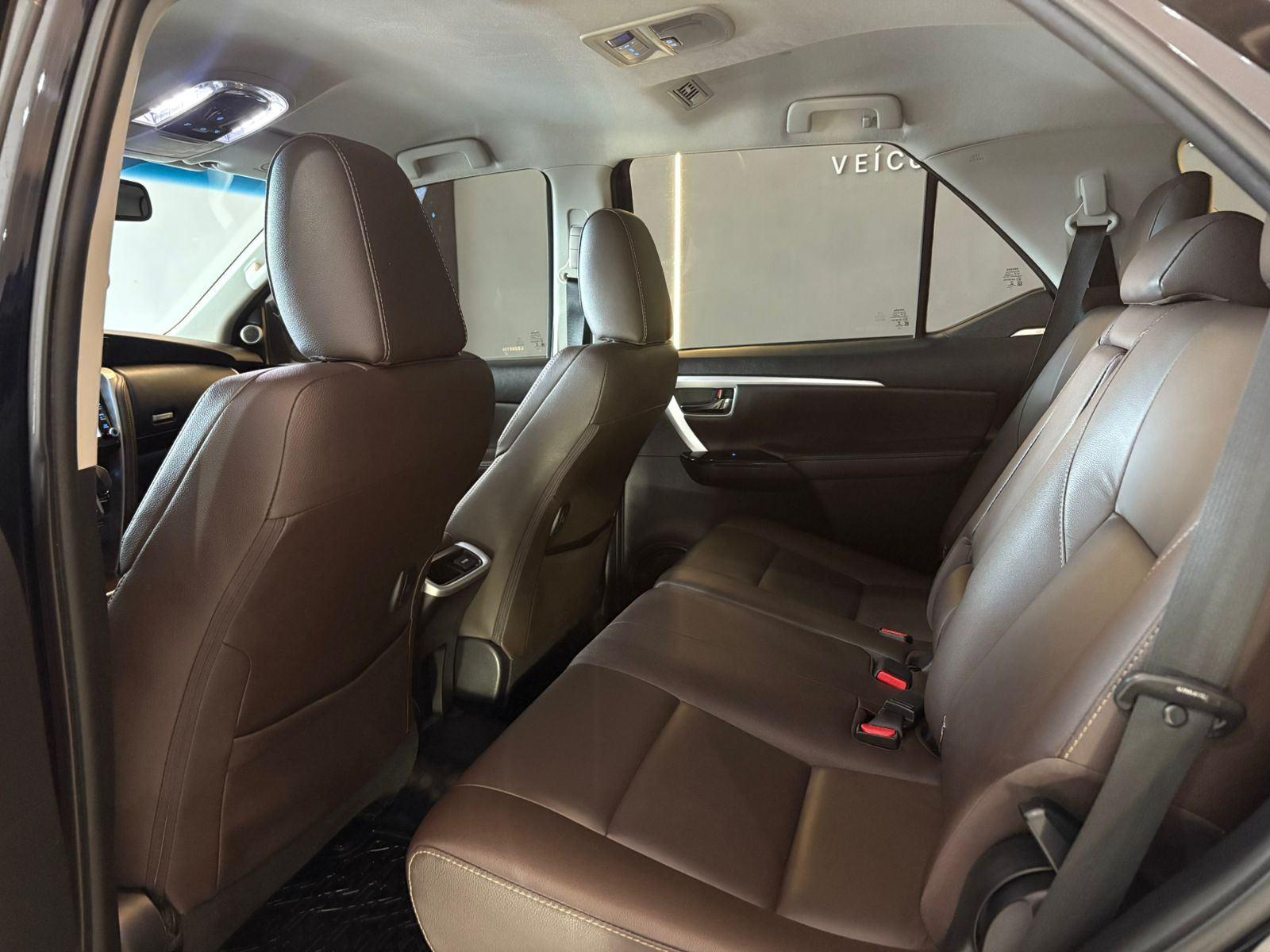 Foto numero 12 do veiculo Toyota Hilux SW4 SRX 4x4 2.8 TDI 16V Dies. Aut.  - Preta - 2020/2020