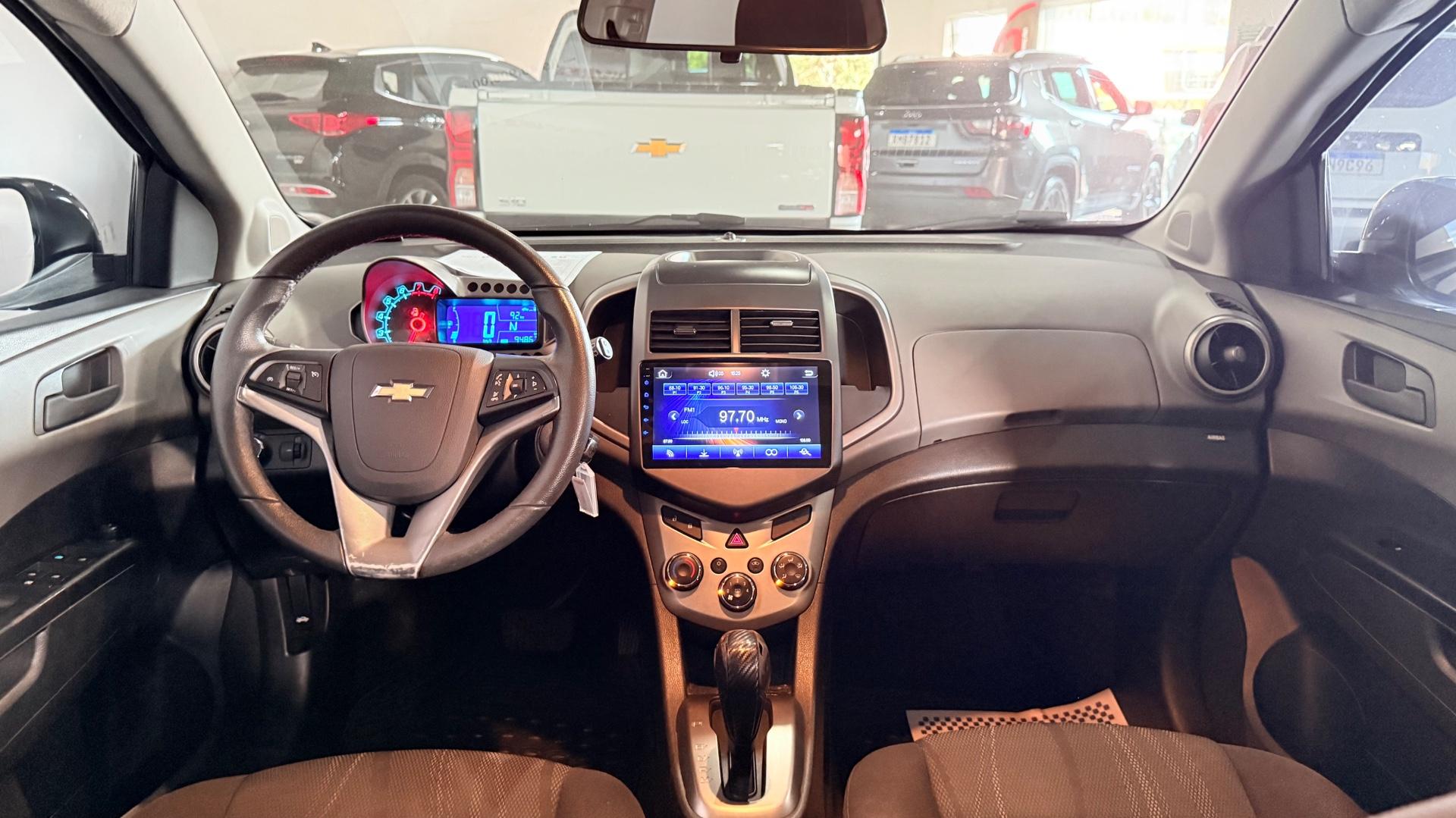 Foto numero 8 do veiculo Chevrolet Sonic HB LT 1.6 16V FlexPower 5p Aut.  - Preta - 2013/2014