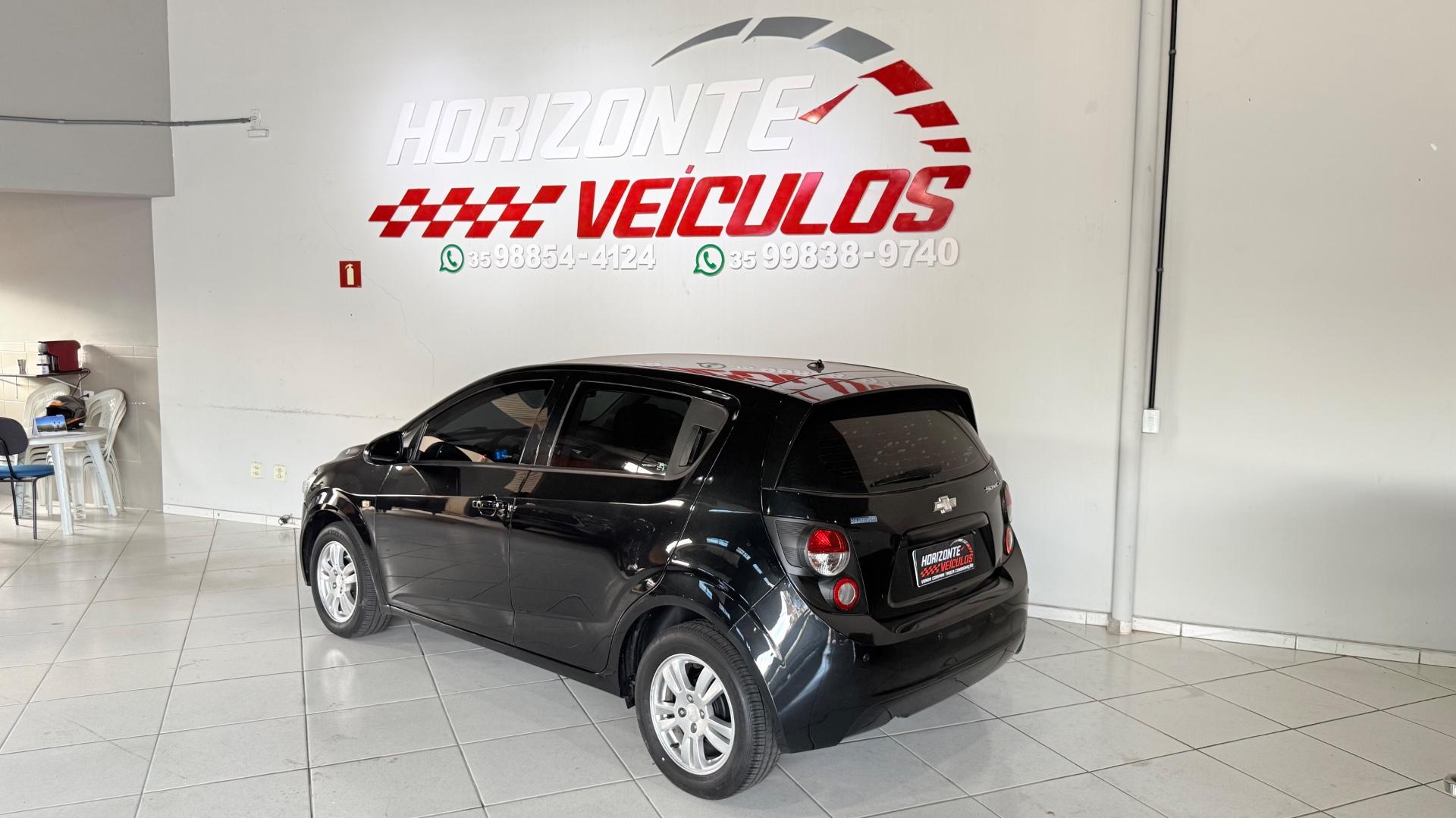 Foto numero 4 do veiculo Chevrolet Sonic HB LT 1.6 16V FlexPower 5p Aut.  - Preta - 2013/2014