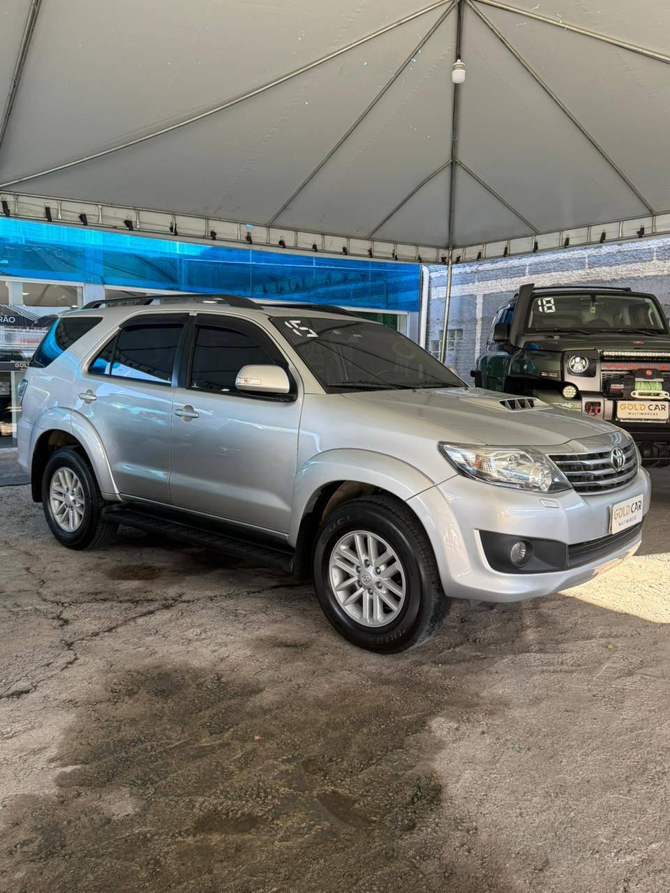 Foto numero 13 do veiculo Toyota Hilux SW4 SRV D4-D 4x4 3.0 TDI Dies. Aut  - Prata - 2014/2015