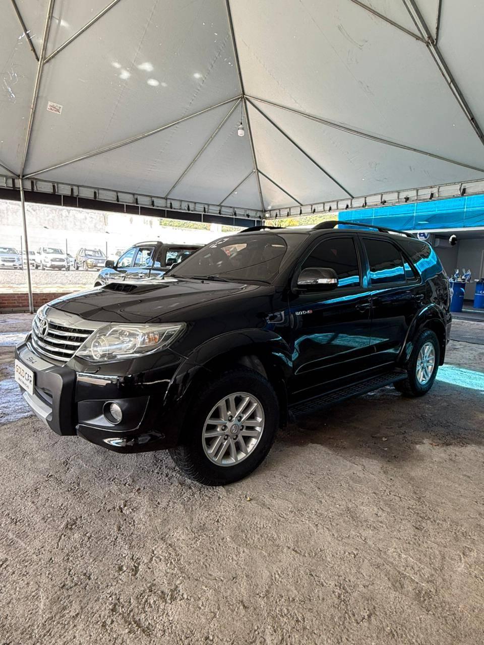 Foto numero 3 do veiculo Toyota Hilux SW4 SRV D4-D 4x4 3.0 TDI Dies. Aut  - Preta - 2011/2012