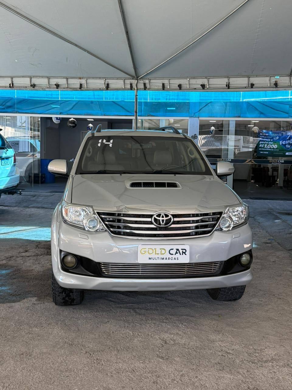 Foto numero 1 do veiculo Toyota Hilux SW4 SRV D4-D 4x4 3.0 TDI Dies. Aut  - Bege - 2014/2014