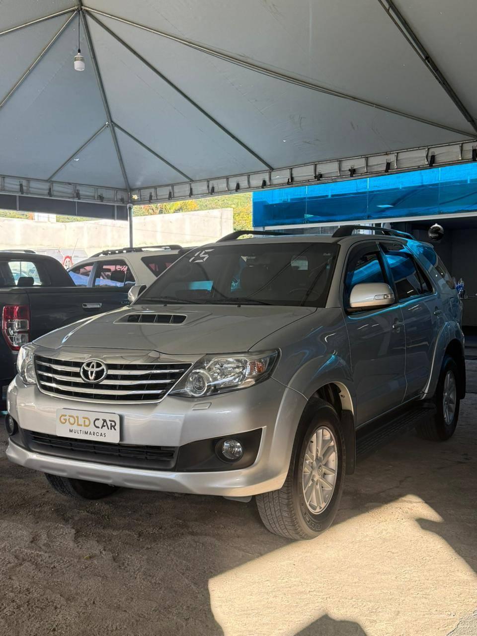 Foto numero 3 do veiculo Toyota Hilux SW4 SRV D4-D 4x4 3.0 TDI Dies. Aut  - Prata - 2014/2015