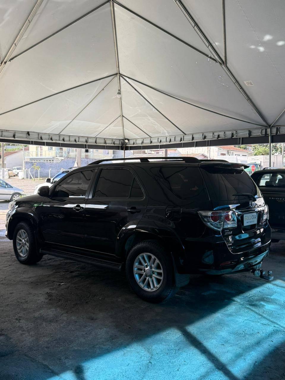 Foto numero 5 do veiculo Toyota Hilux SW4 SRV D4-D 4x4 3.0 TDI Dies. Aut  - Preta - 2011/2012