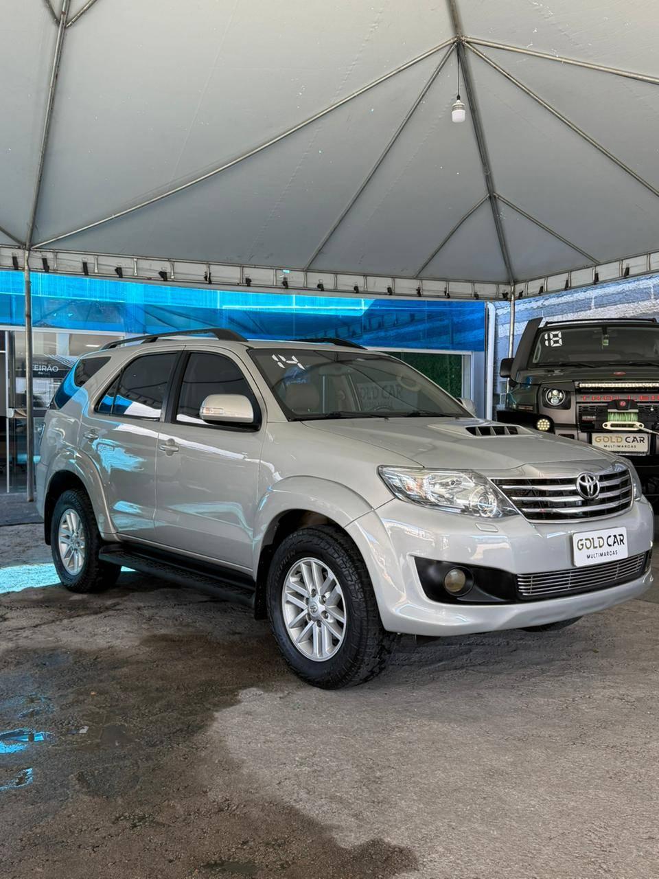 Foto numero 10 do veiculo Toyota Hilux SW4 SRV D4-D 4x4 3.0 TDI Dies. Aut  - Bege - 2014/2014