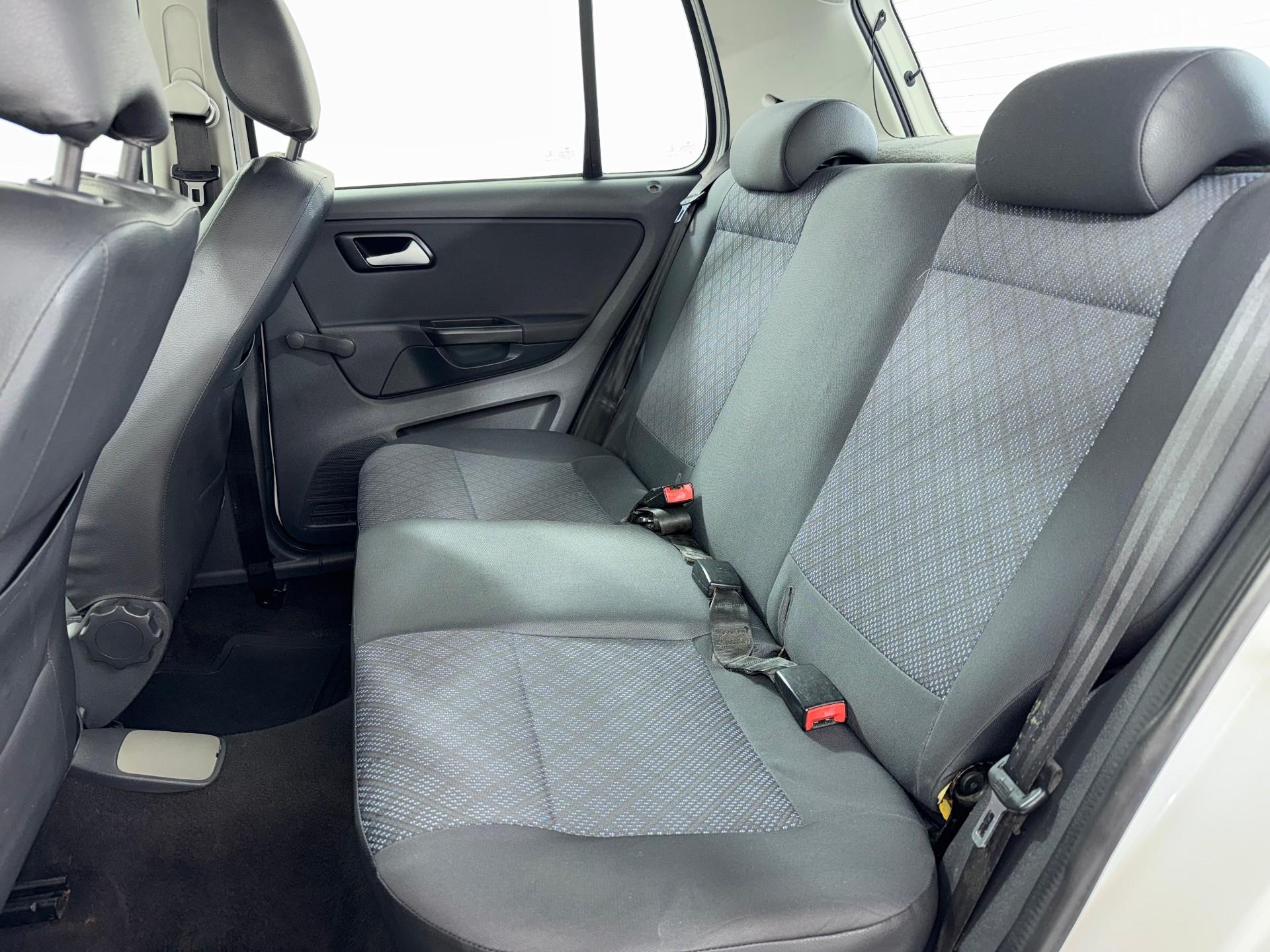 Foto numero 9 do veiculo Volkswagen Fox 1.6 Mi Total Flex 8V 5p  - Branca - 2013/2014