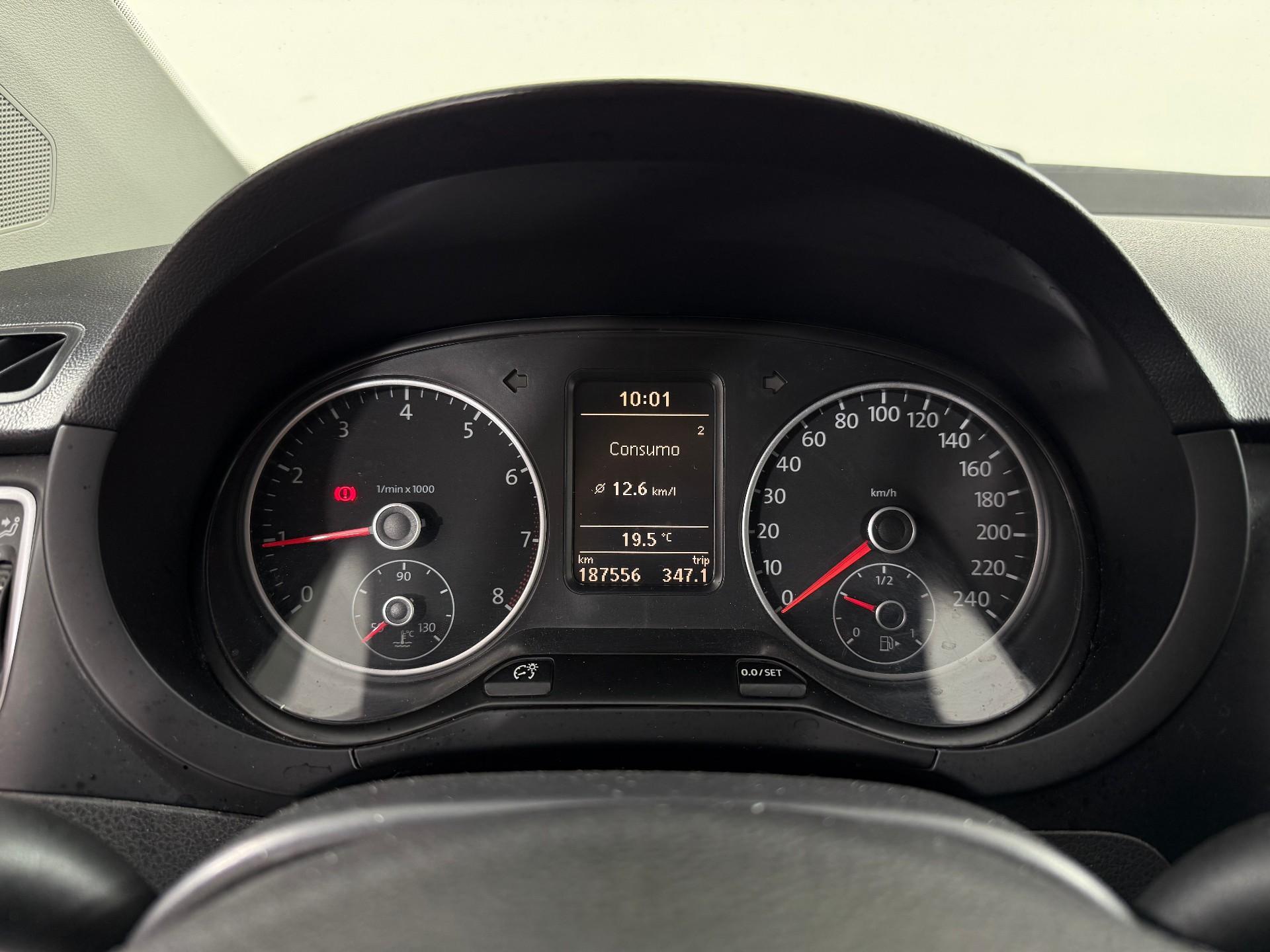Foto numero 7 do veiculo Volkswagen CrossFox 1.6 Mi Total Flex 8V 5p  - Cinza - 2010/2011