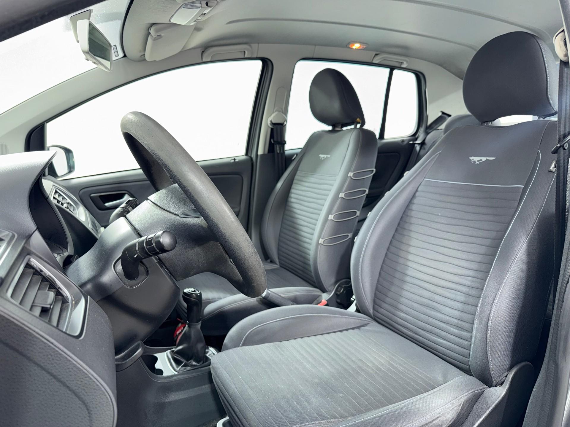 Foto numero 3 do veiculo Volkswagen CrossFox 1.6 Mi Total Flex 8V 5p  - Cinza - 2010/2011