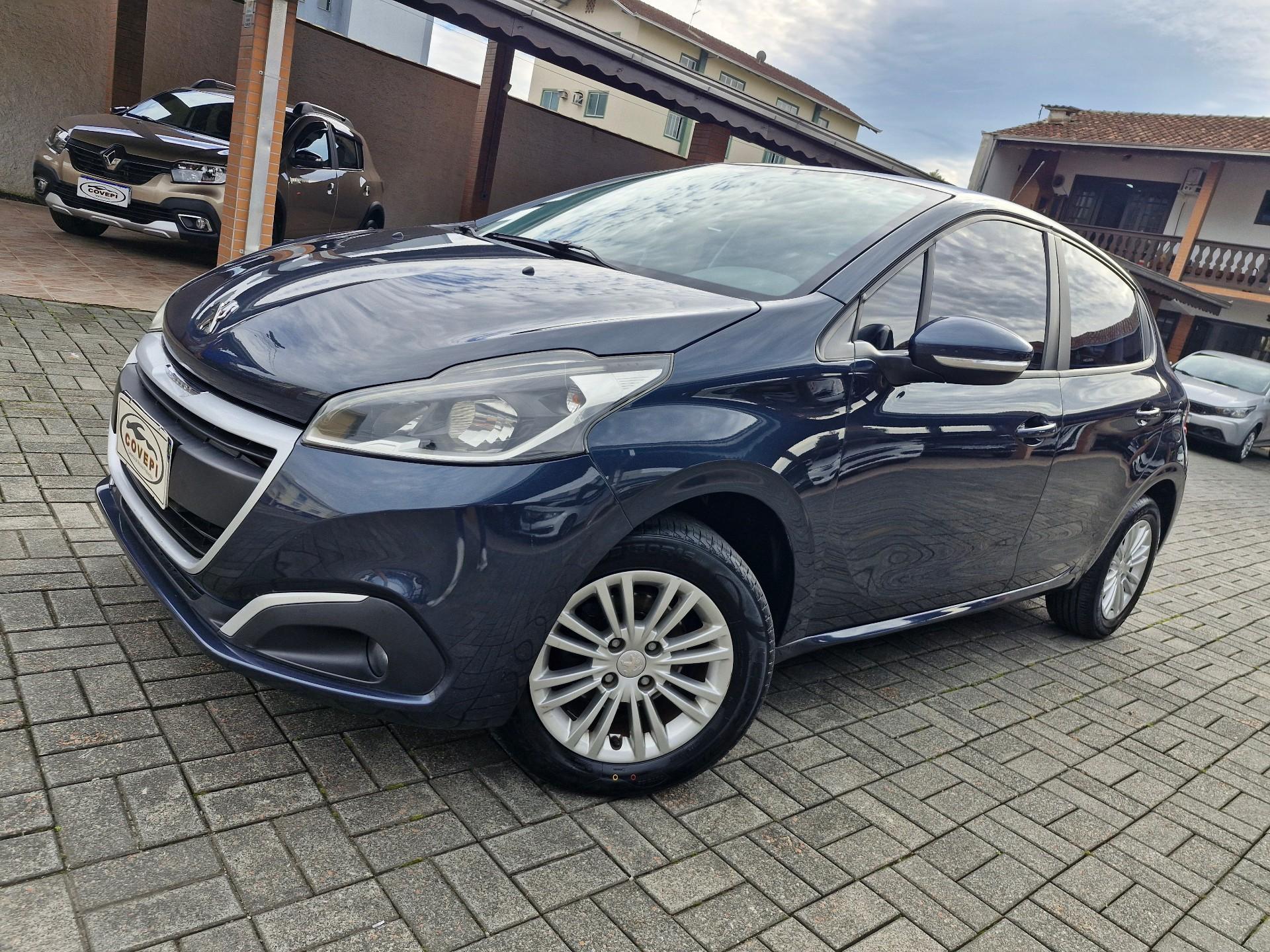 Foto numero 1 do veiculo Peugeot 208 Active Pack 1.2 Flex 12V 5p Mec.  - Azul - 2016/2017
