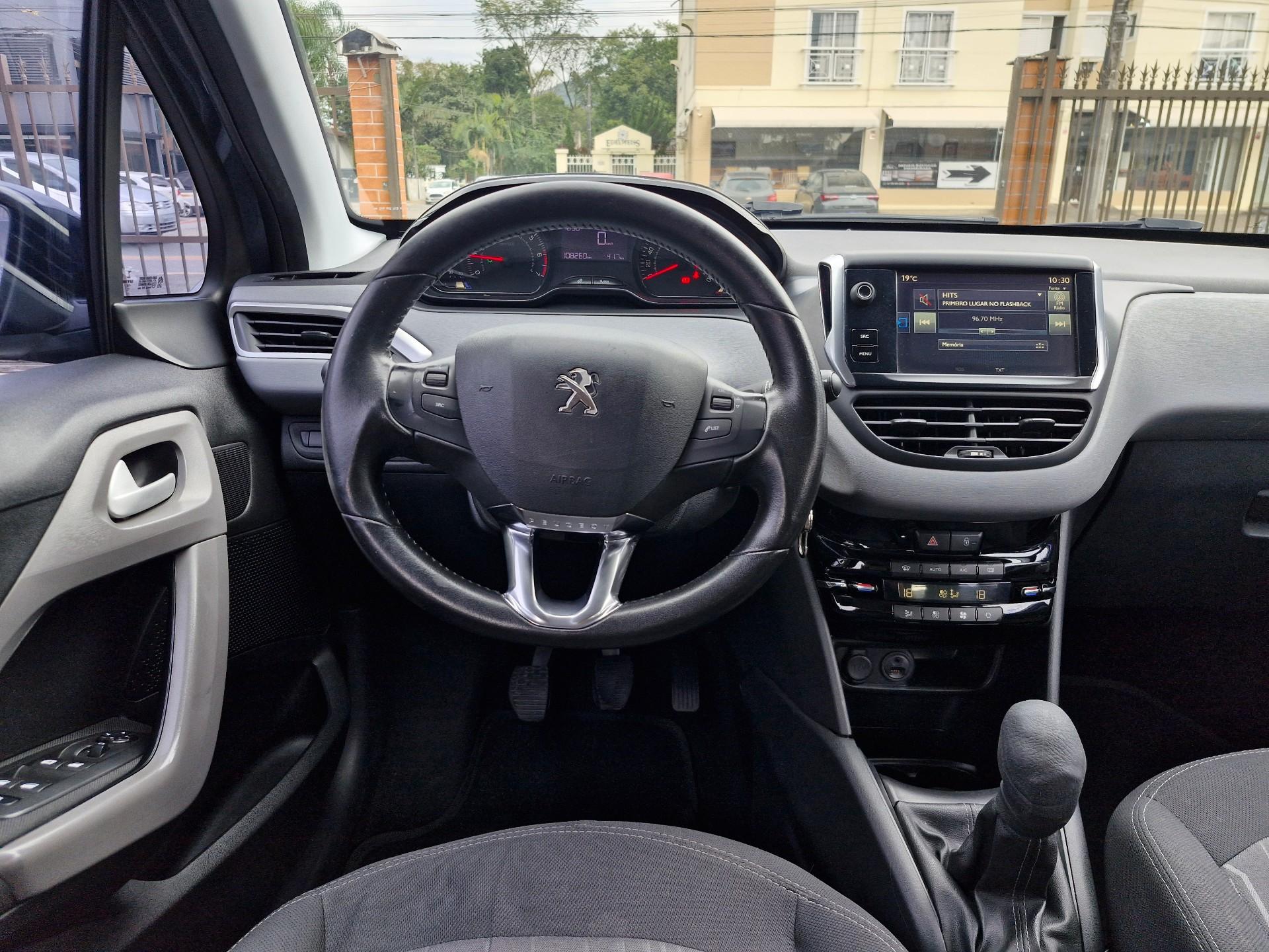 Foto numero 20 do veiculo Peugeot 208 Active Pack 1.2 Flex 12V 5p Mec.  - Azul - 2016/2017