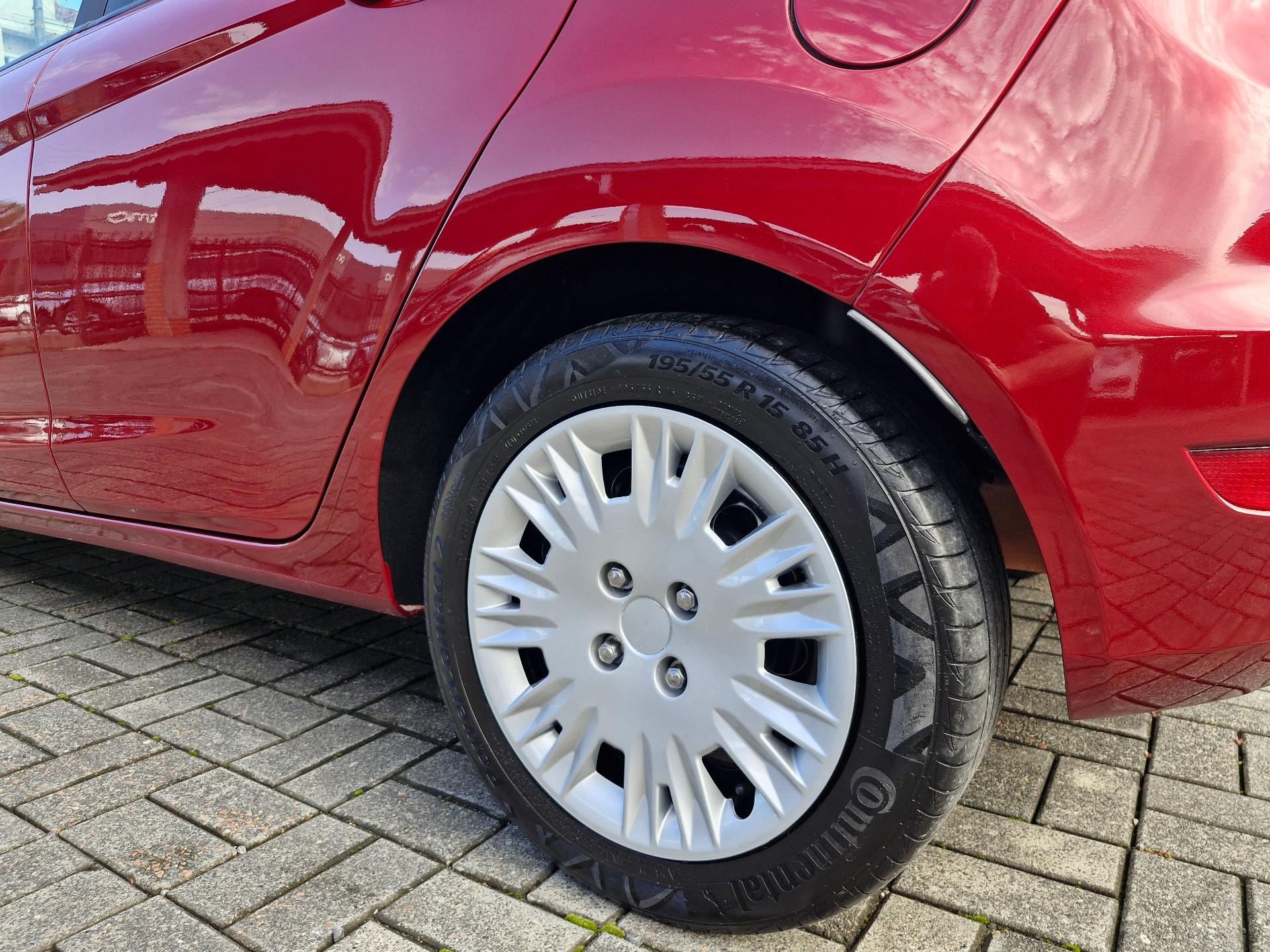Foto numero 16 do veiculo Ford Fiesta 1.5 16V Flex Mec. 5p  - Vermelha - 2015/2016
