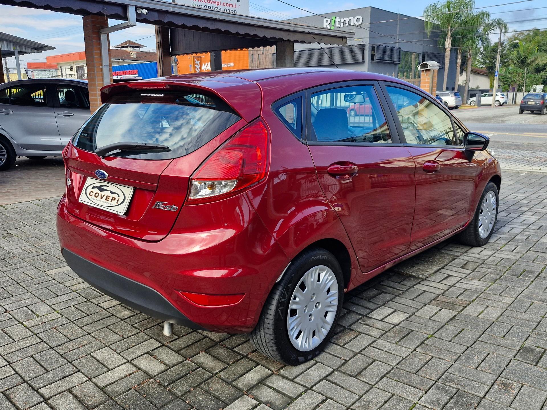 Foto numero 17 do veiculo Ford Fiesta 1.5 16V Flex Mec. 5p  - Vermelha - 2015/2016