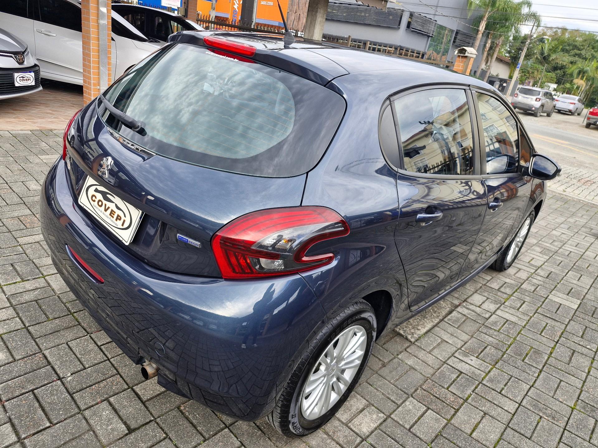 Foto numero 14 do veiculo Peugeot 208 Active Pack 1.2 Flex 12V 5p Mec.  - Azul - 2016/2017