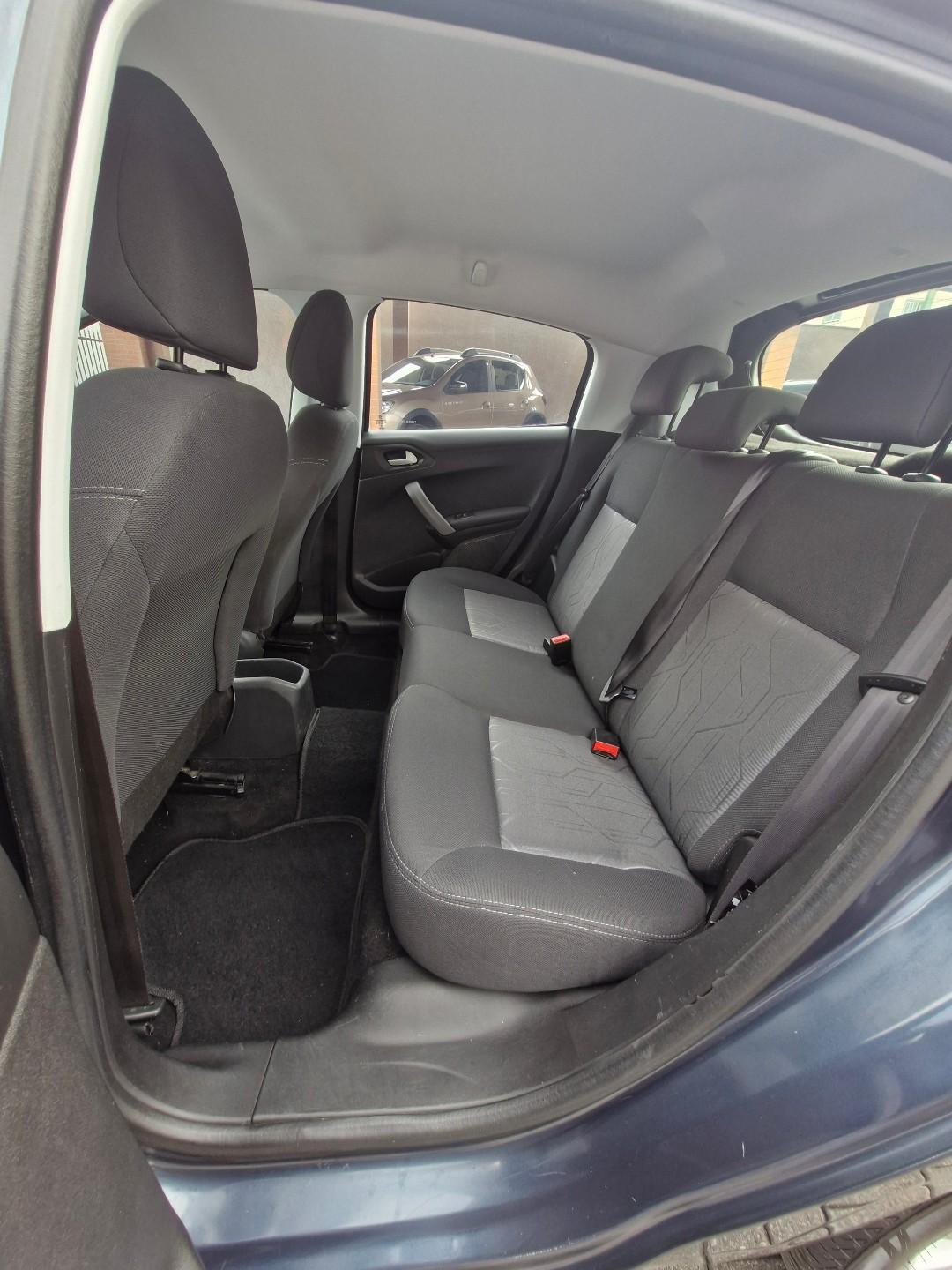 Foto numero 7 do veiculo Peugeot 208 Active Pack 1.2 Flex 12V 5p Mec.  - Azul - 2016/2017
