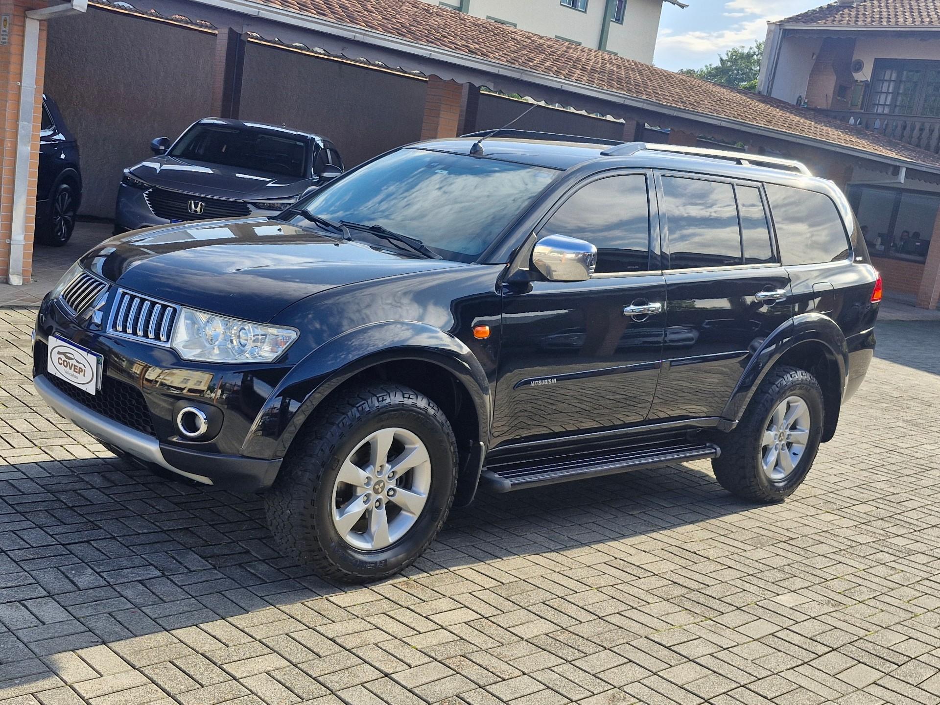 Foto numero 1 do veiculo Mitsubishi Pajero DAKAR HPE 3.2 4x4 T.I Dies 5p Aut  - Preta - 2012/2013