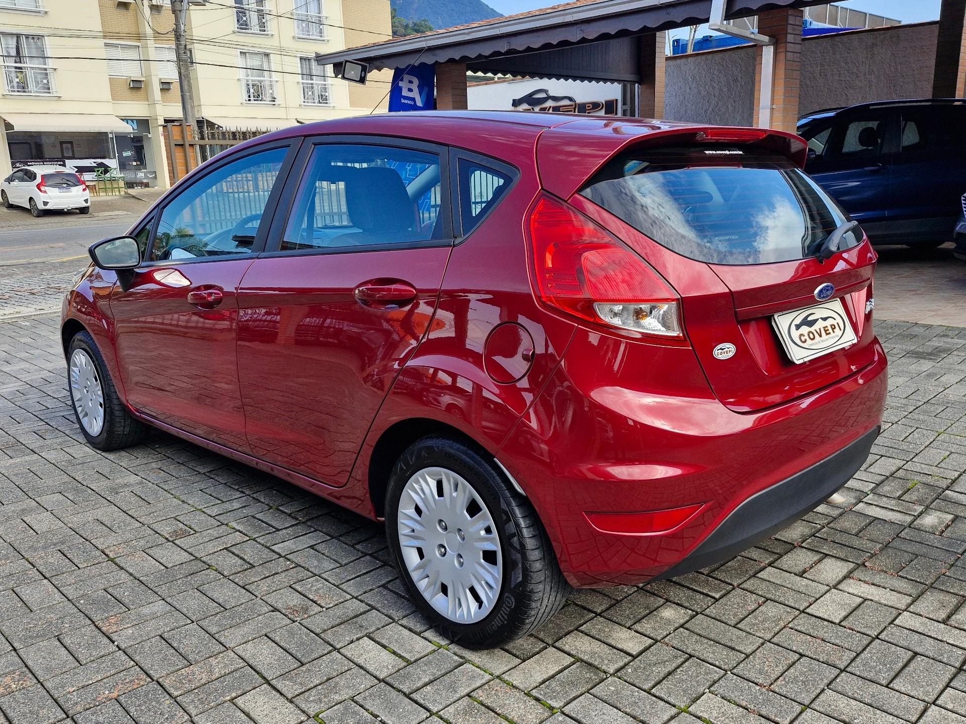 Foto numero 12 do veiculo Ford Fiesta 1.5 16V Flex Mec. 5p  - Vermelha - 2015/2016