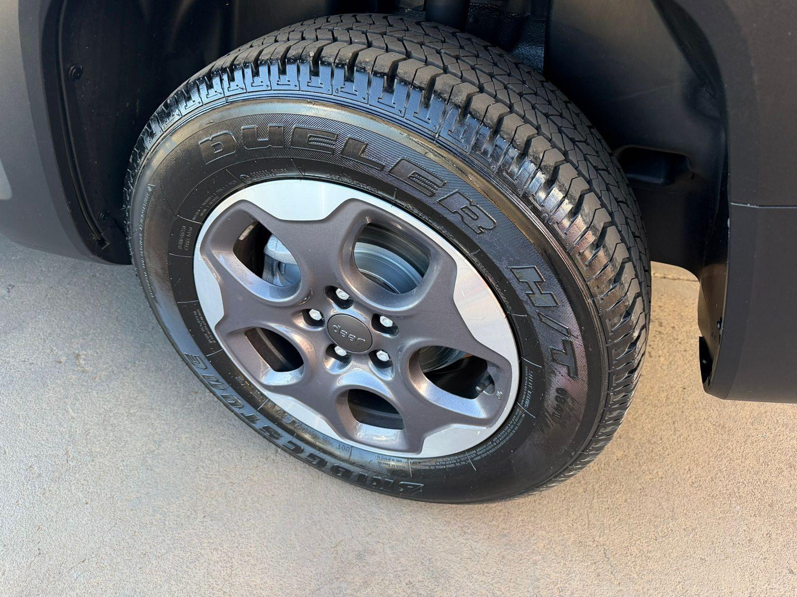 Foto numero 8 do veiculo Jeep Renegade Flex 2021 aut - Cinza - 2021/2021