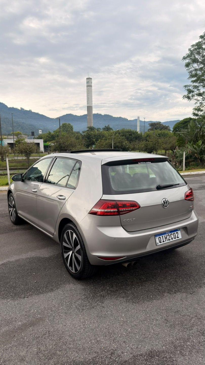 Foto numero 5 do veiculo Volkswagen Golf Highline 1.4 TSI Total Flex Aut.  - Prata - 2015/2015
