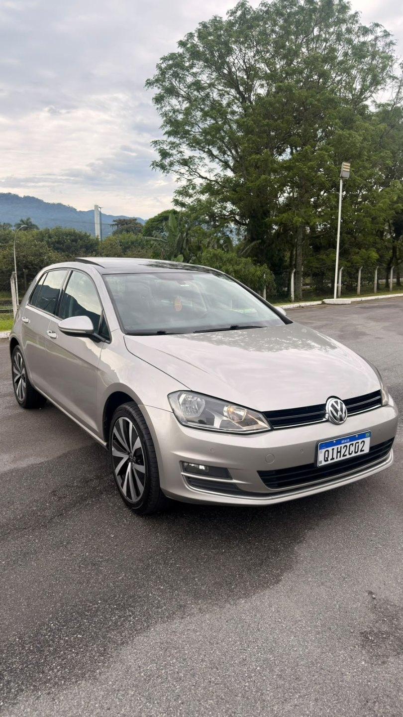 Foto numero 0 do veiculo Volkswagen Golf Highline 1.4 TSI Total Flex Aut.  - Prata - 2015/2015