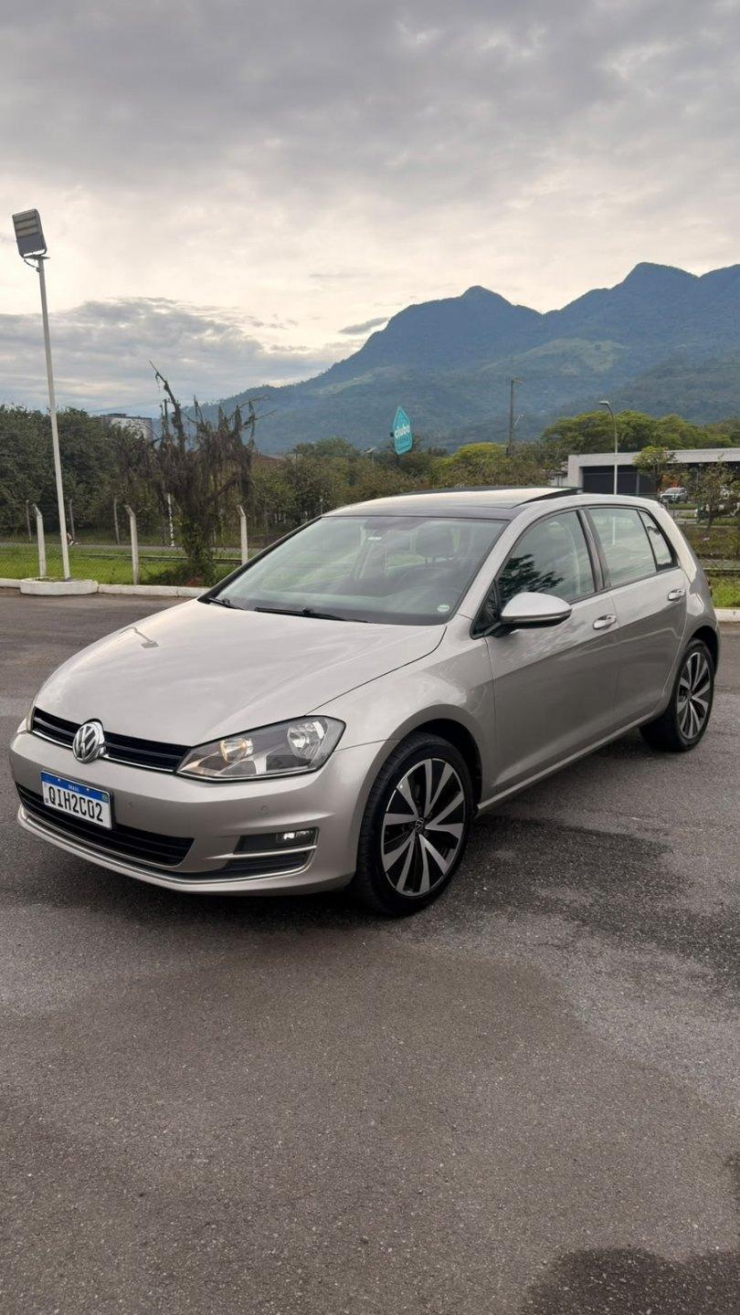 Foto numero 4 do veiculo Volkswagen Golf Highline 1.4 TSI Total Flex Aut.  - Prata - 2015/2015