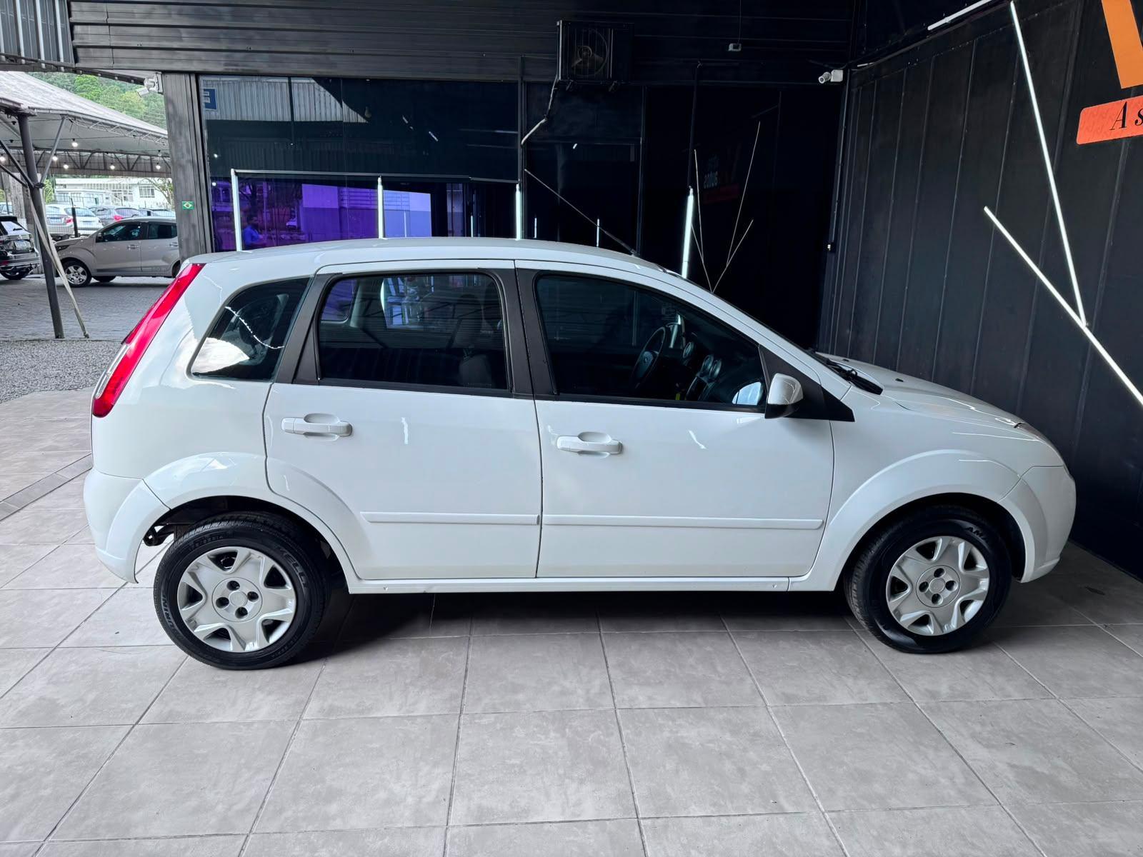 Foto numero 3 do veiculo Ford Fiesta FLEX - Branca - 2009/2009