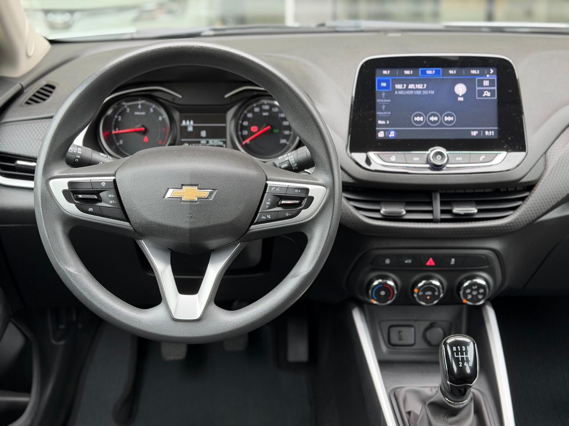 Foto numero 7 do veiculo Chevrolet Onix HEV/ 10MT LT2 - Branca - 2022/2023