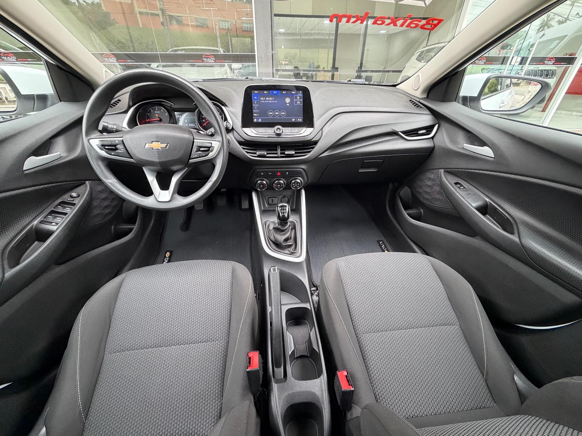 Foto numero 20 do veiculo Chevrolet Onix HEV/ 10MT LT2 - Branca - 2022/2023