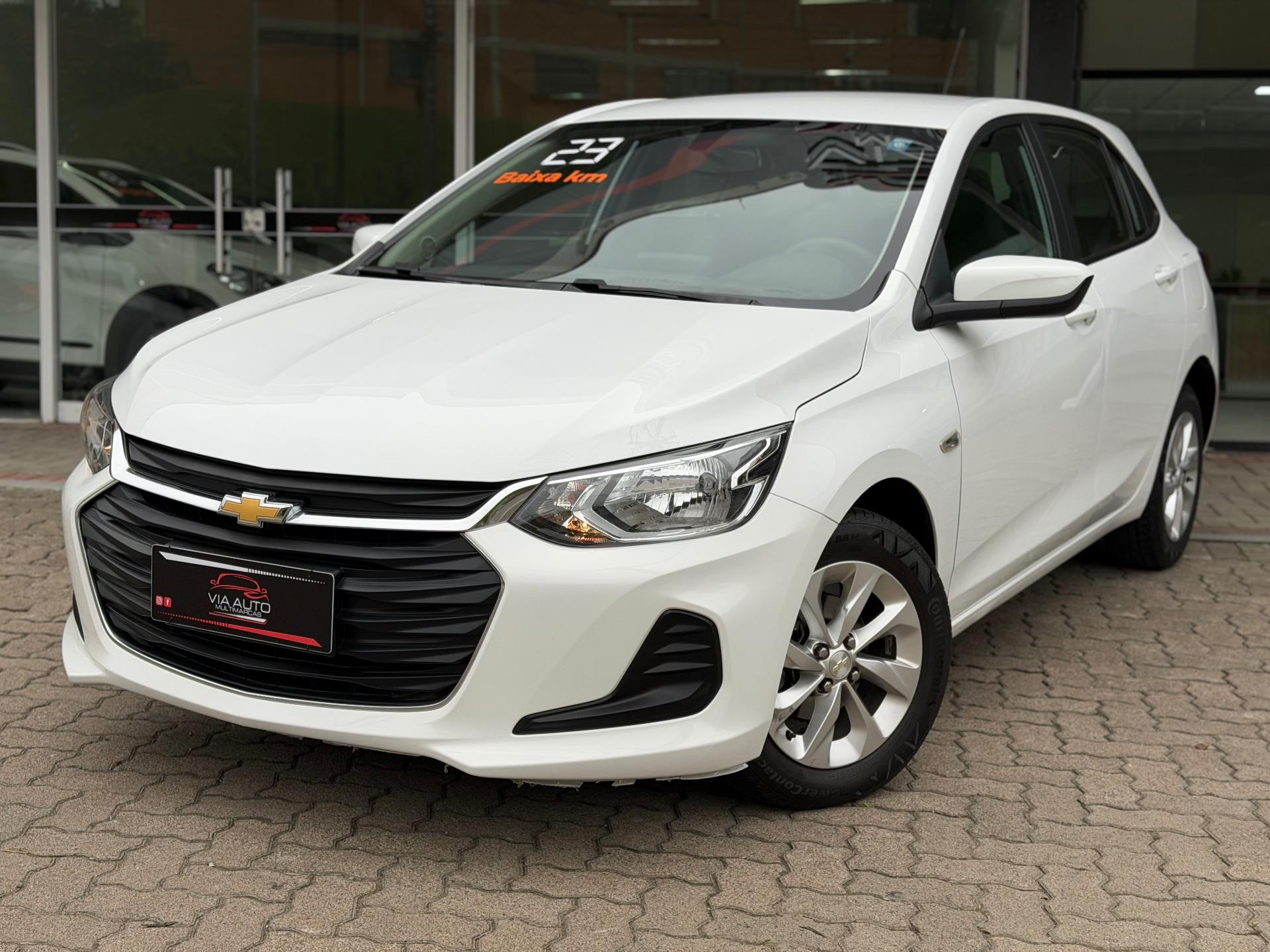 Foto numero 4 do veiculo Chevrolet Onix HEV/ 10MT LT2 - Branca - 2022/2023
