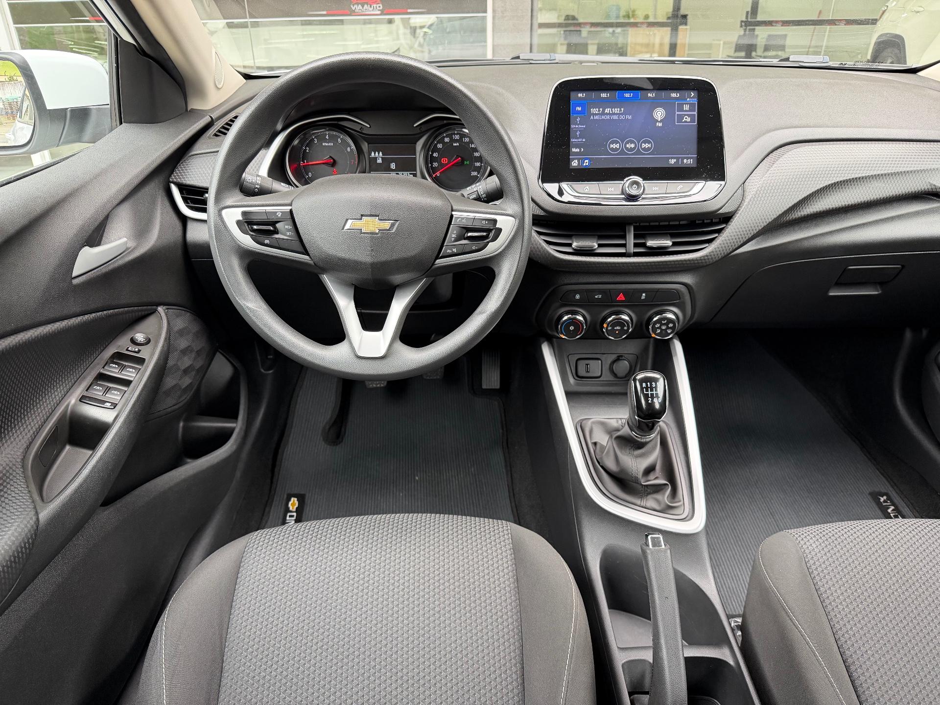 Foto numero 16 do veiculo Chevrolet Onix HEV/ 10MT LT2 - Branca - 2022/2023