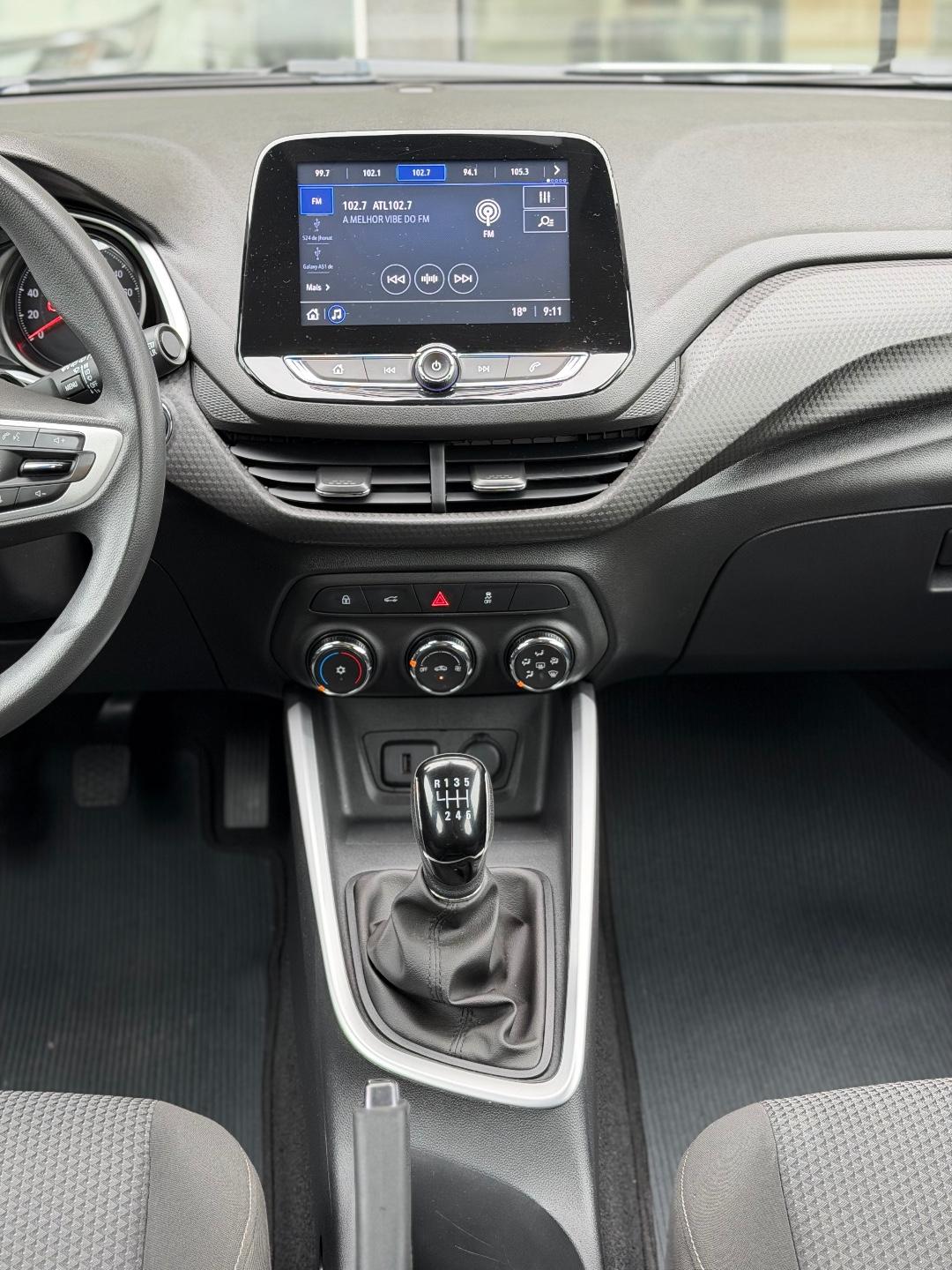 Foto numero 10 do veiculo Chevrolet Onix HEV/ 10MT LT2 - Branca - 2022/2023
