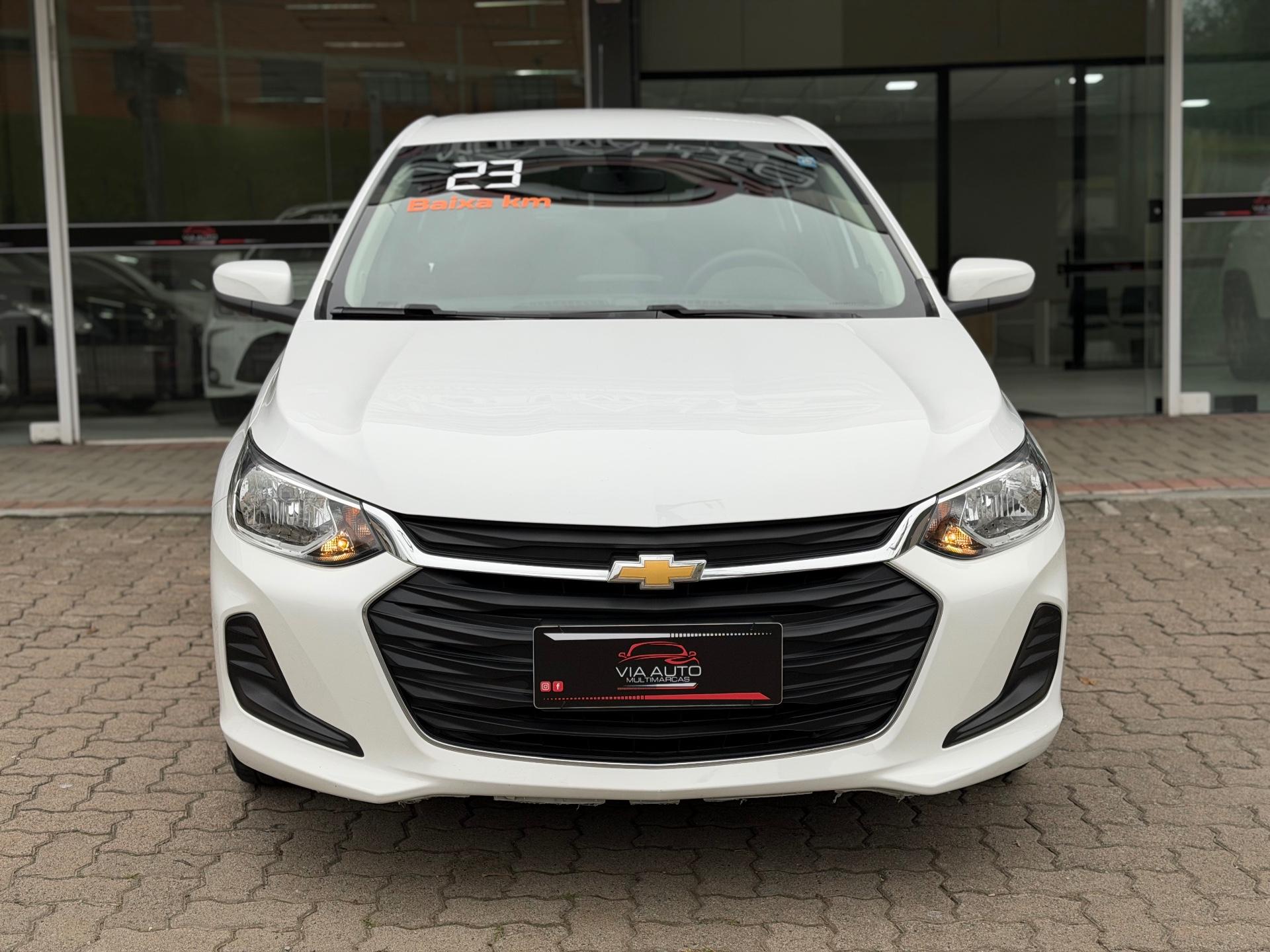 Foto numero 2 do veiculo Chevrolet Onix HEV/ 10MT LT2 - Branca - 2022/2023