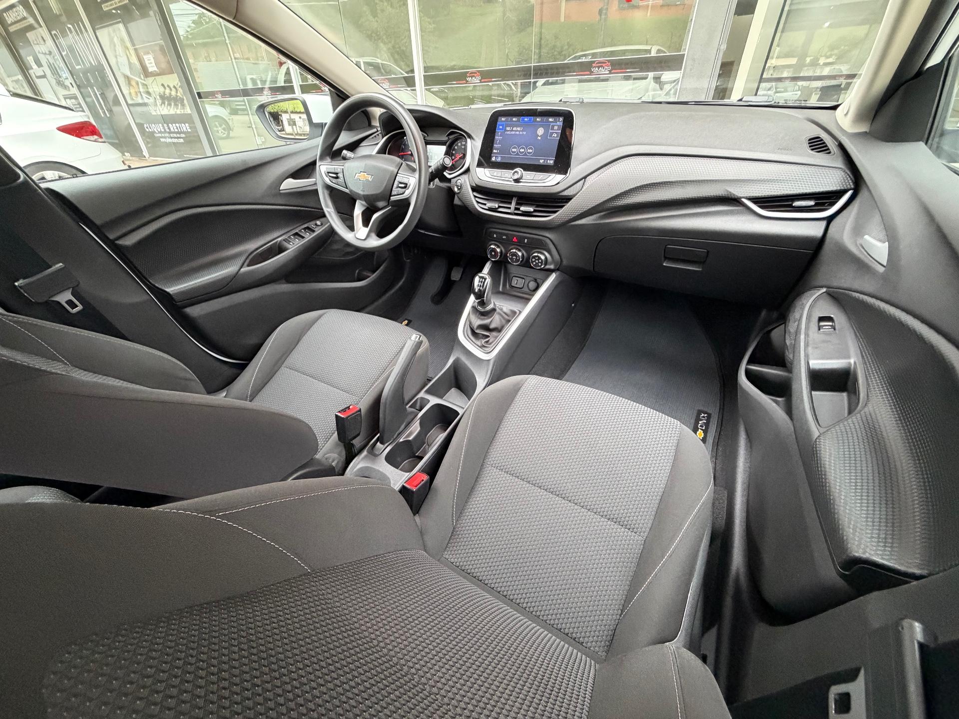 Foto numero 22 do veiculo Chevrolet Onix HEV/ 10MT LT2 - Branca - 2022/2023