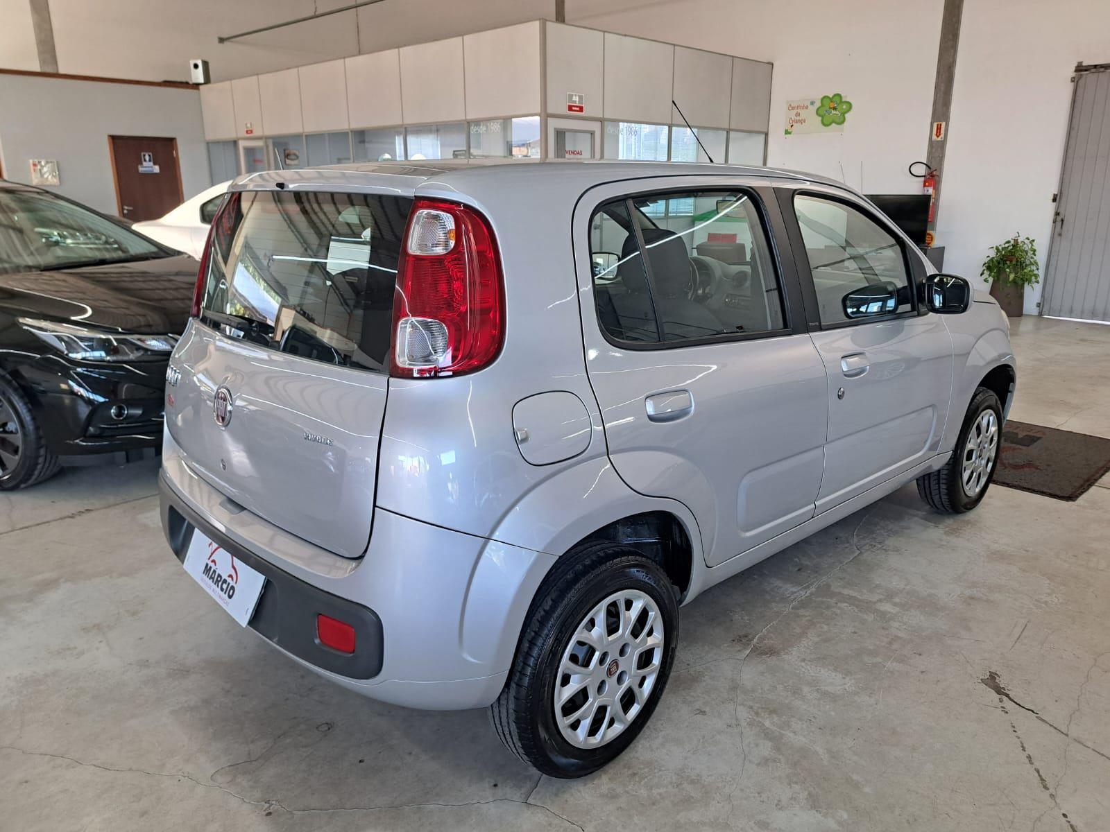 Foto numero 4 do veiculo Fiat Uno VIVACE 1.0 8V - Prata - 2013/2014