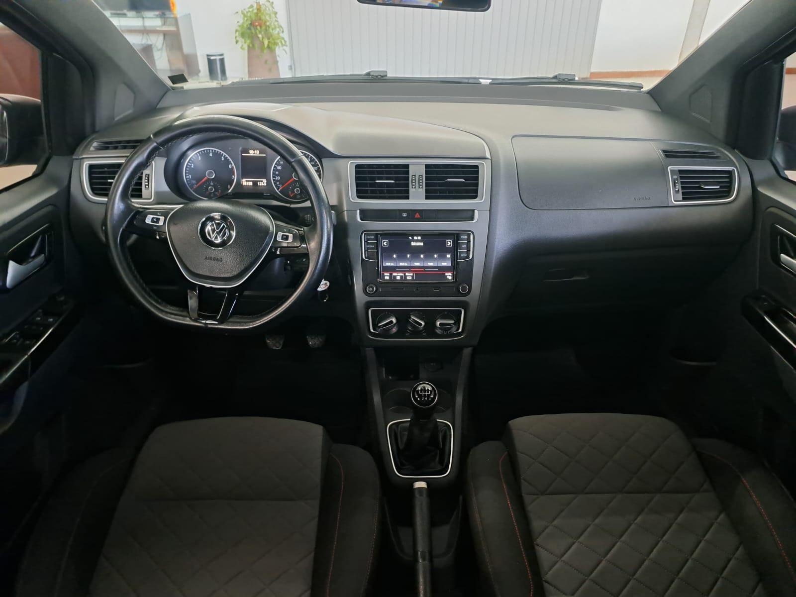 Foto numero 2 do veiculo Volkswagen Fox W/ XTREME MB - Preta - 2017/2018