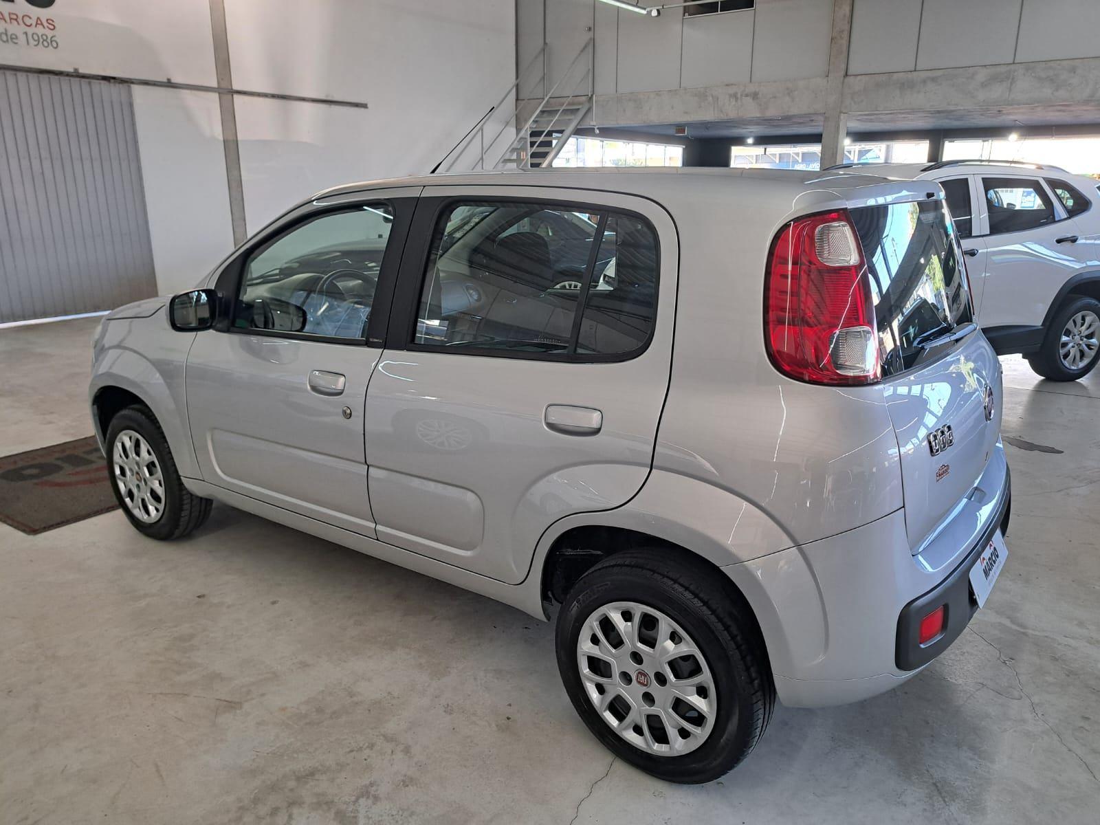 Foto numero 1 do veiculo Fiat Uno VIVACE 1.0 8V - Prata - 2013/2014