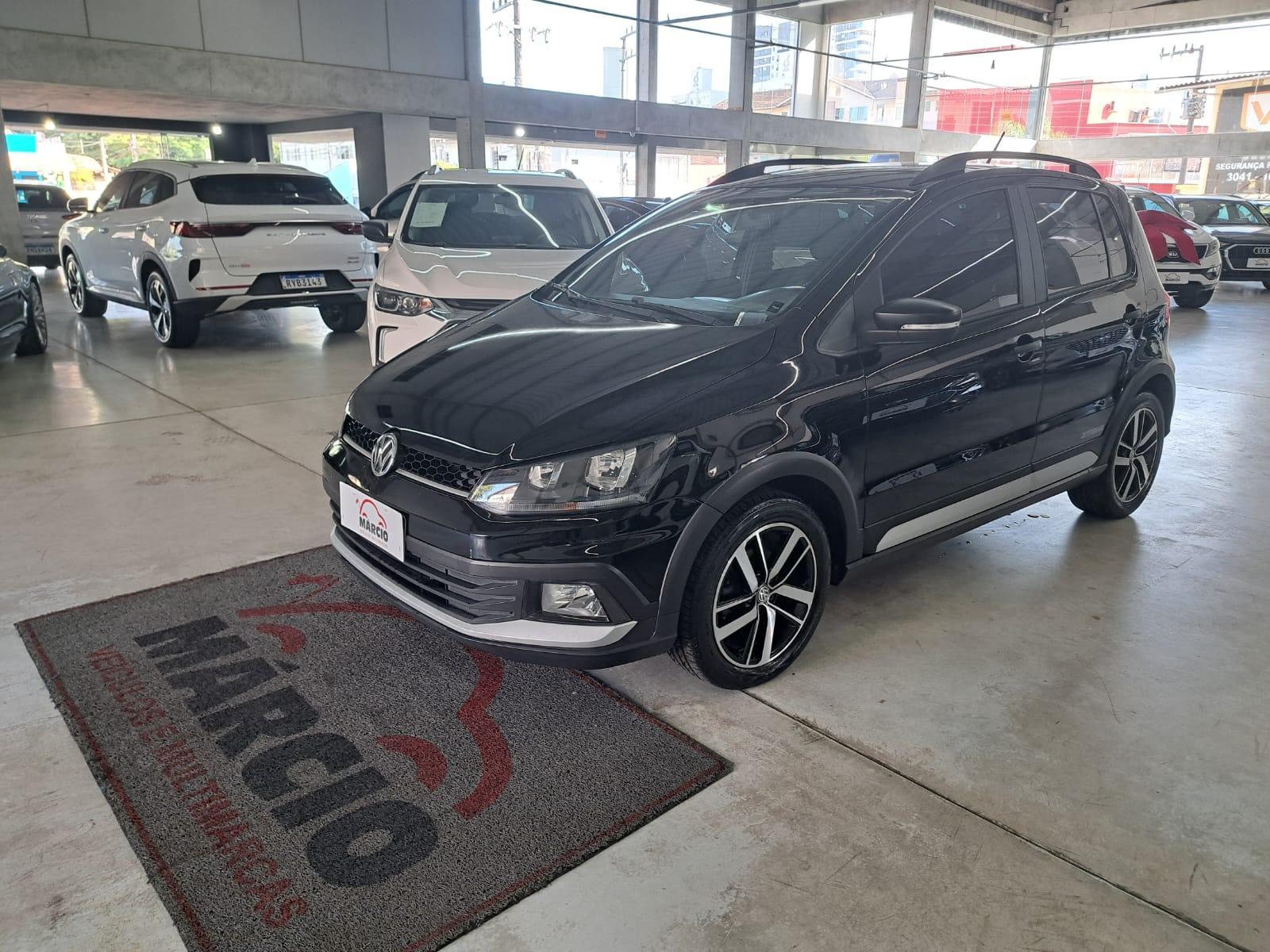 Foto numero 3 do veiculo Volkswagen Fox W/ XTREME MB - Preta - 2017/2018