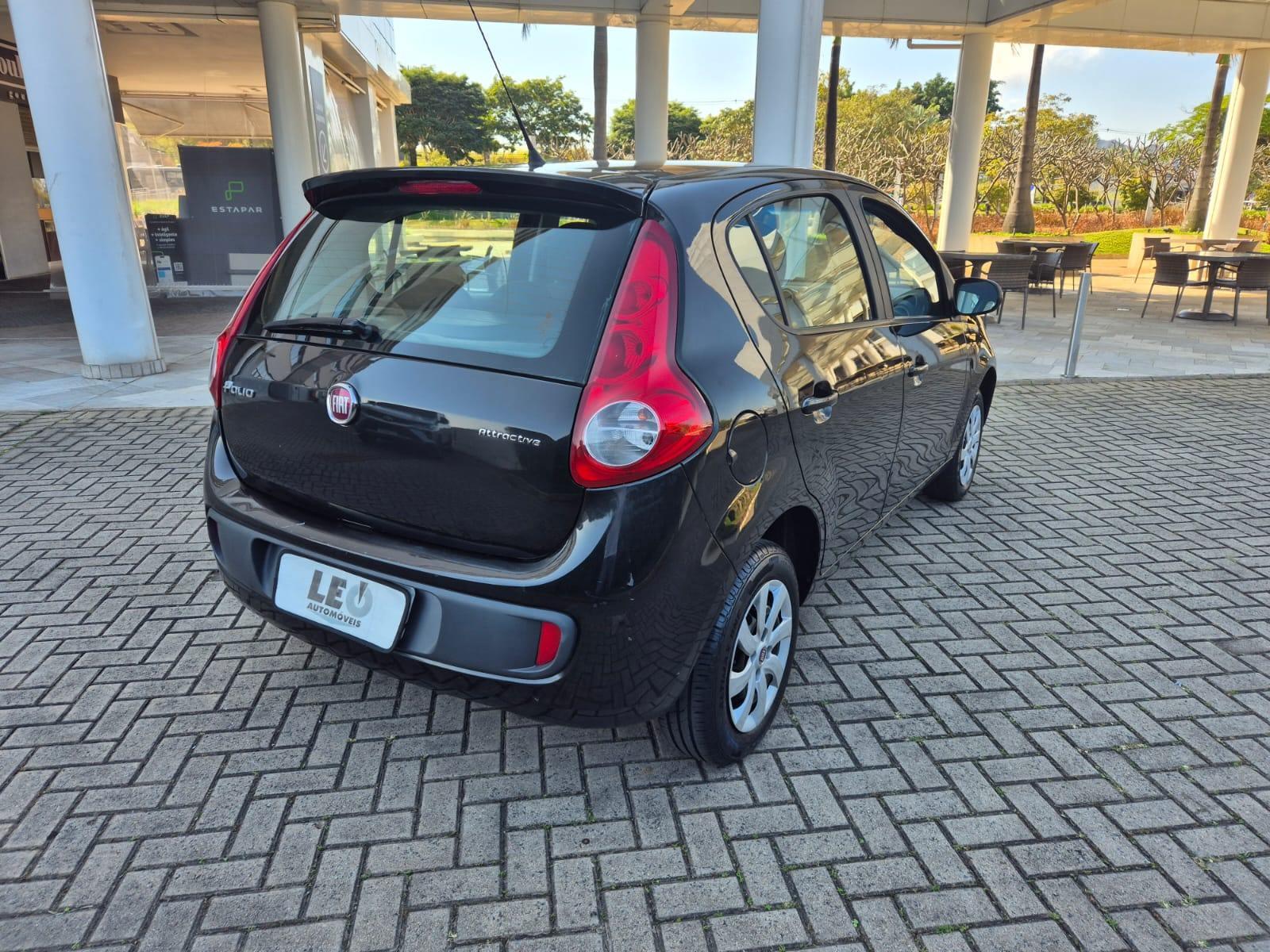 Foto numero 9 do veiculo Fiat Palio ATTRACTIVE 1.0 EVO Fire Flex 8v 5p  - Preta - 2015/2016