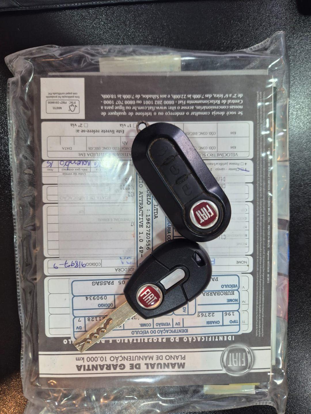 Foto numero 7 do veiculo Fiat Palio ATTRACTIVE 1.0 EVO Fire Flex 8v 5p  - Preta - 2015/2016