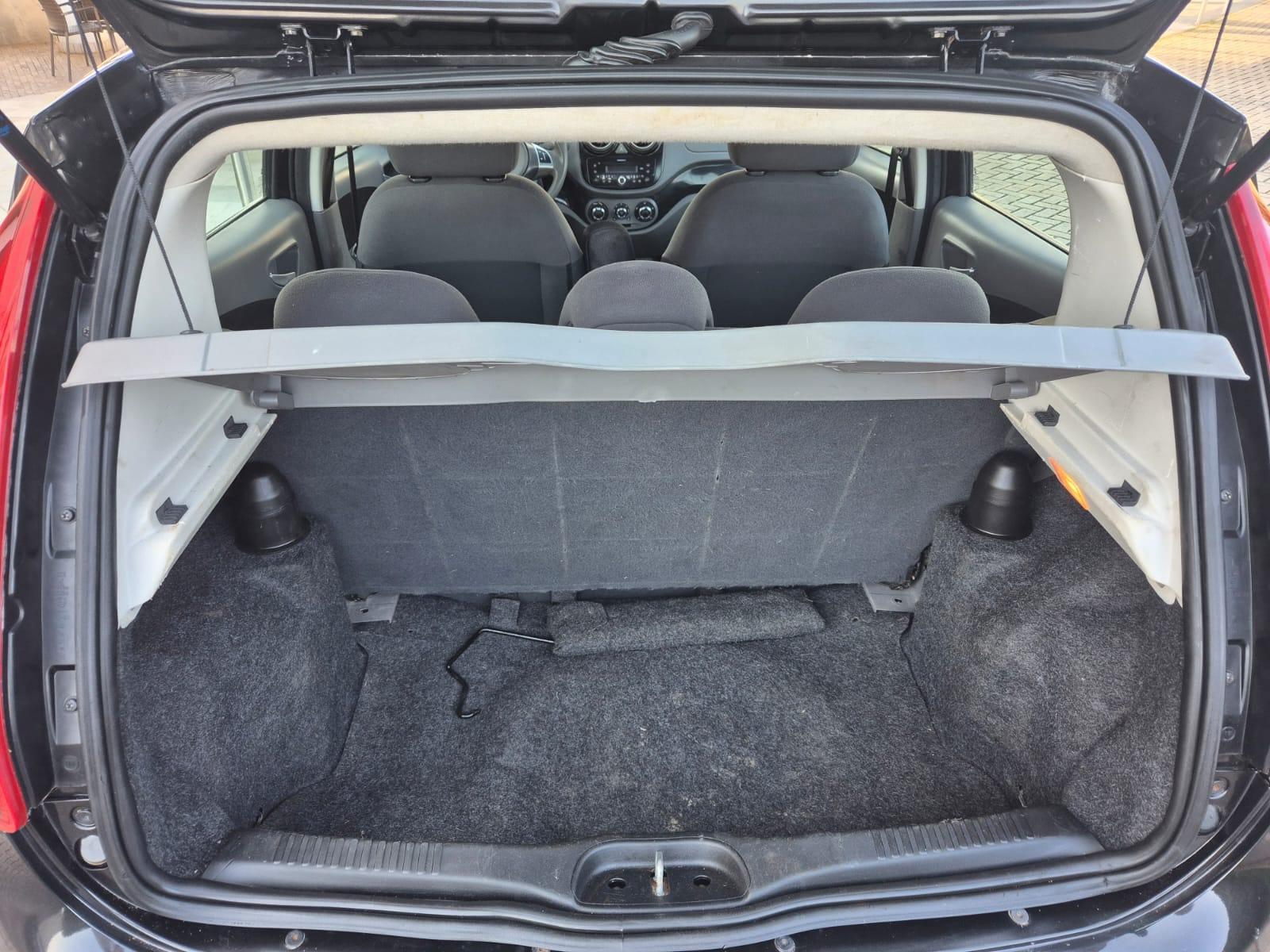 Foto numero 14 do veiculo Fiat Palio ATTRACTIVE 1.0 EVO Fire Flex 8v 5p  - Preta - 2015/2016