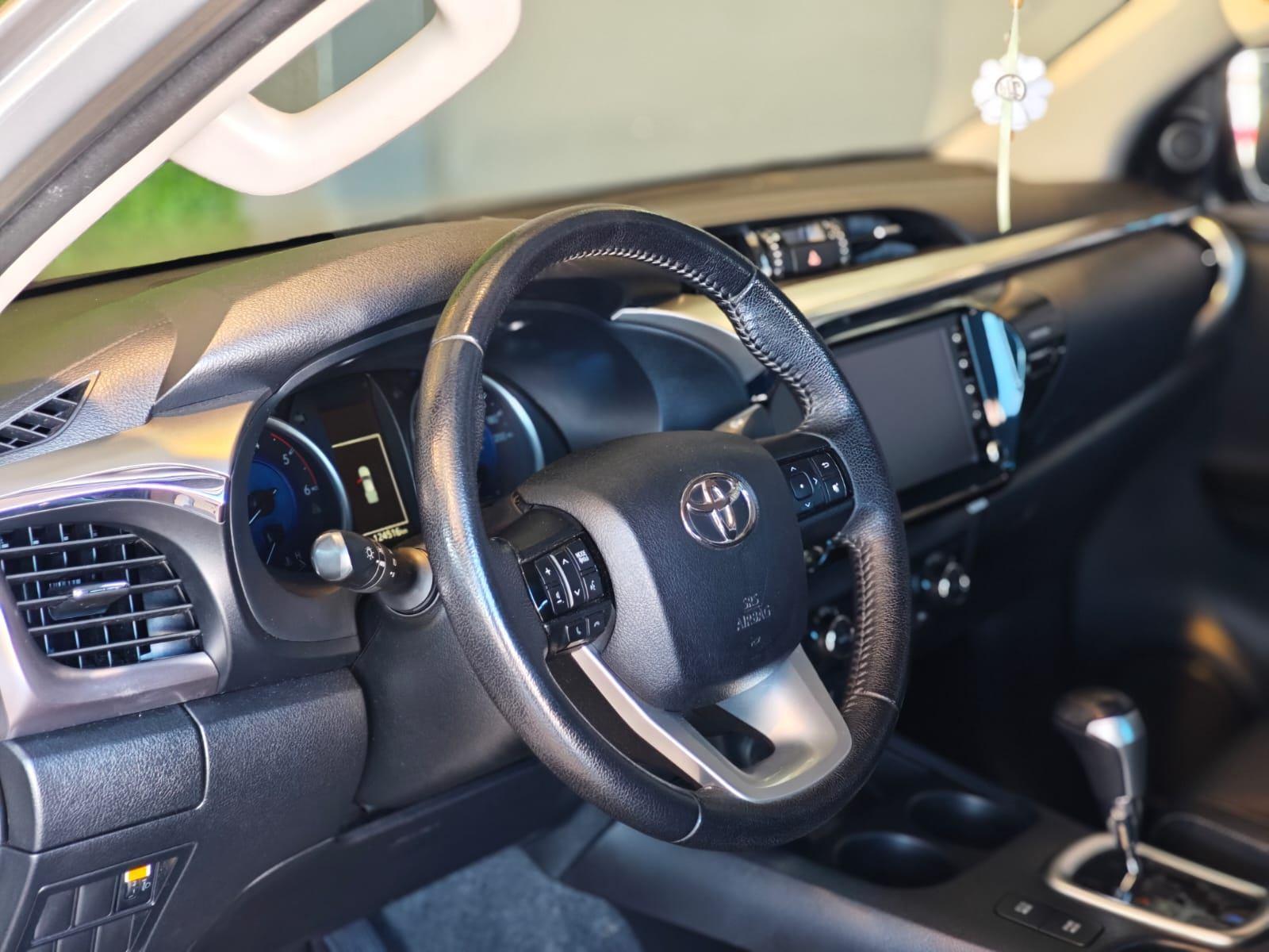 Foto numero 14 do veiculo Toyota Hilux /  CDSRVA4FD - Prata - 2019/2020