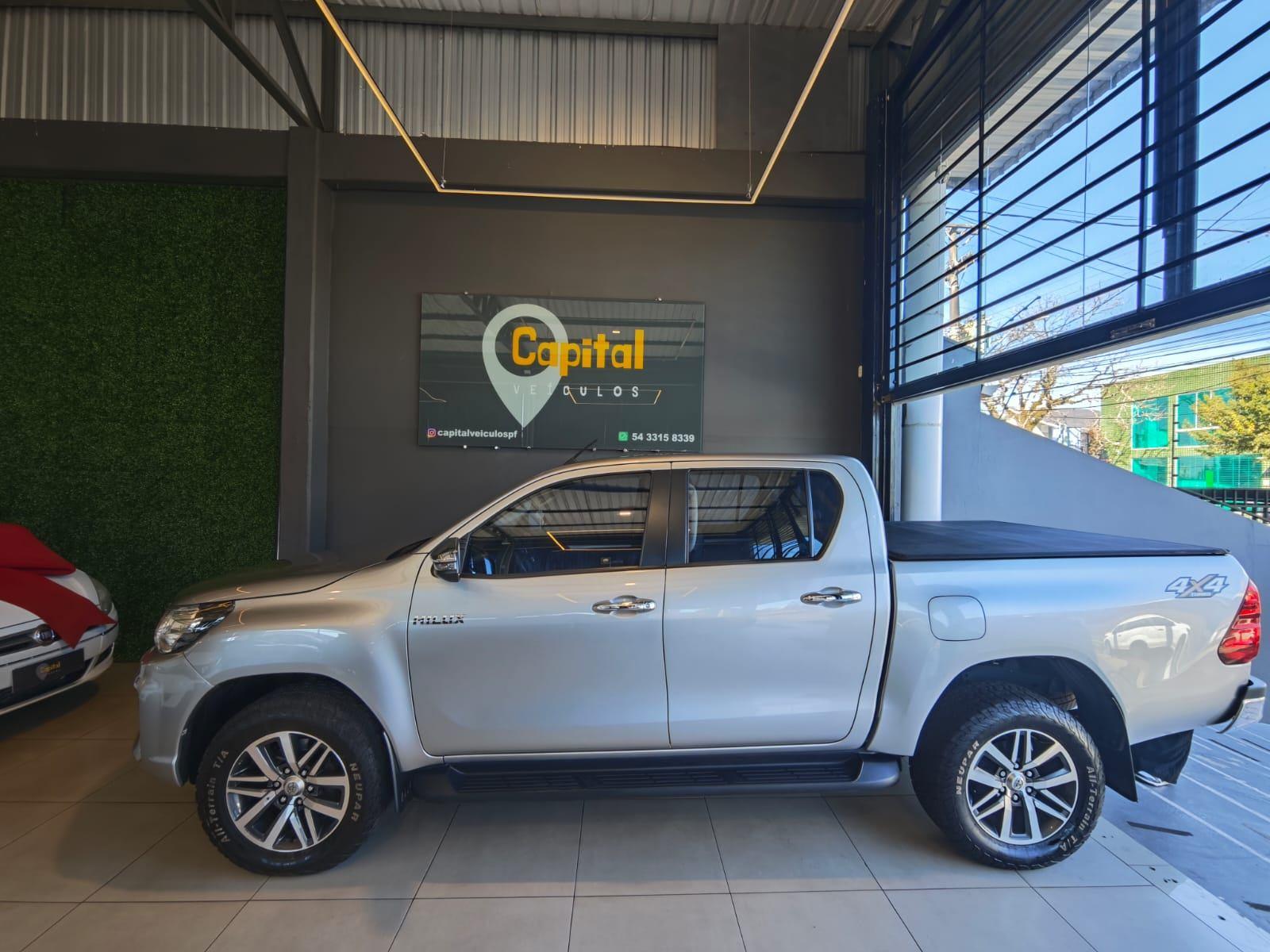 Foto numero 8 do veiculo Toyota Hilux /  CDSRVA4FD - Prata - 2019/2020