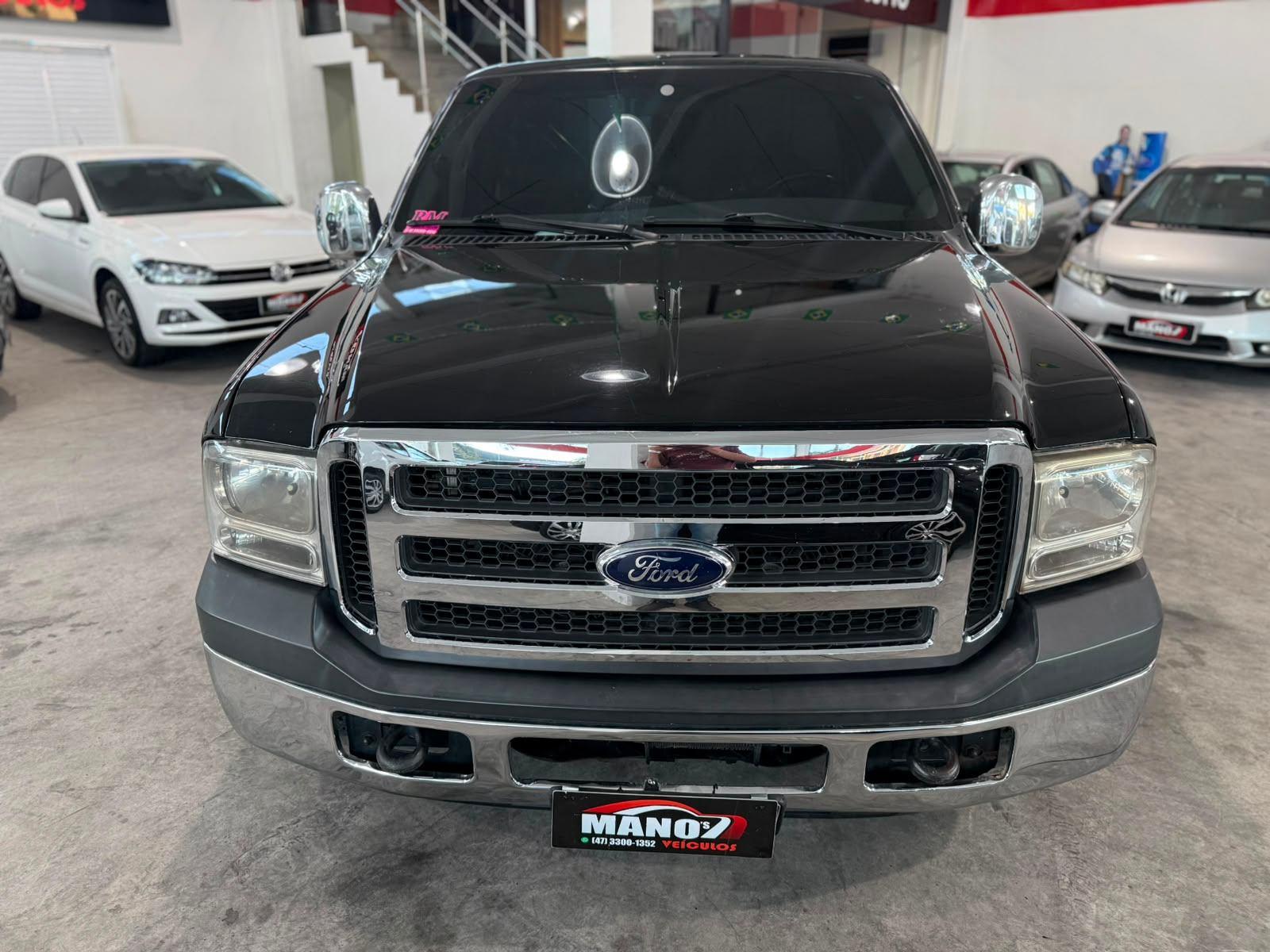 Ford F-250 XLT 4.2 TB Diesel  - Preta - 2000/2001