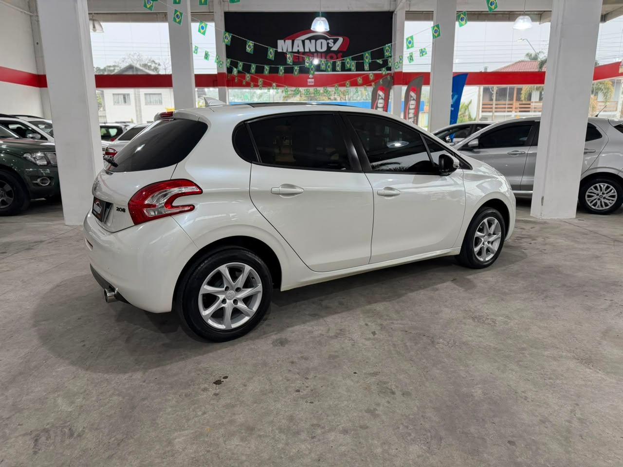 Peugeot 208 Allure 1.5 Flex 8V 5p 2015