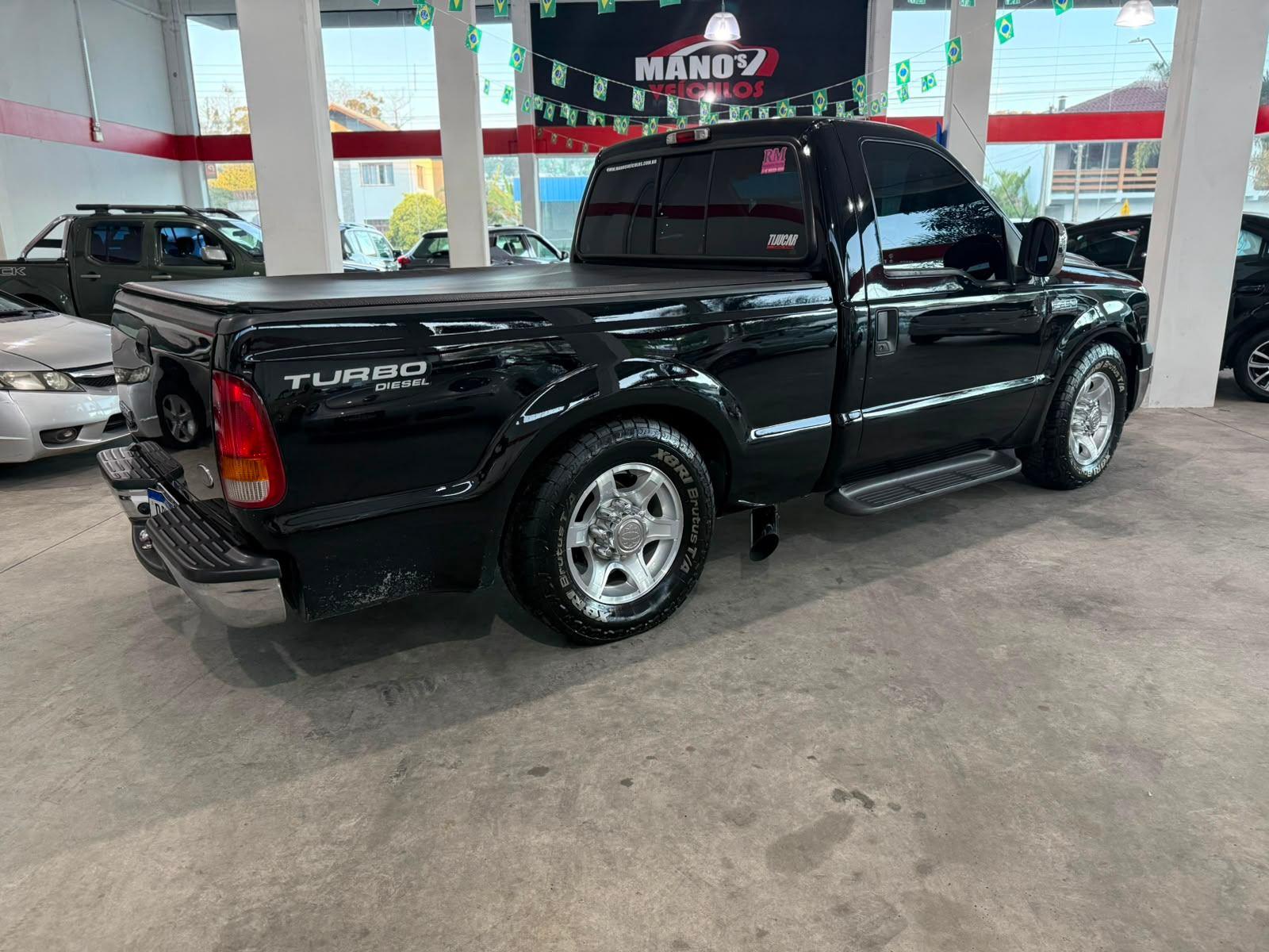 Ford F-250 XLT 4.2 TB Diesel  - Preta - 2000/2001