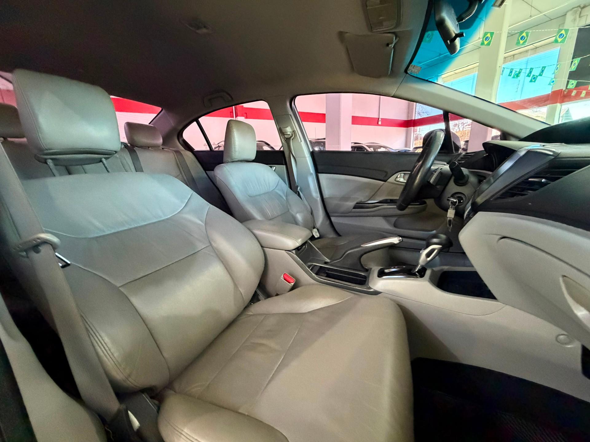 Honda Civic Sedan LXR 2.0 Flexone 16V Aut. 4p 2015