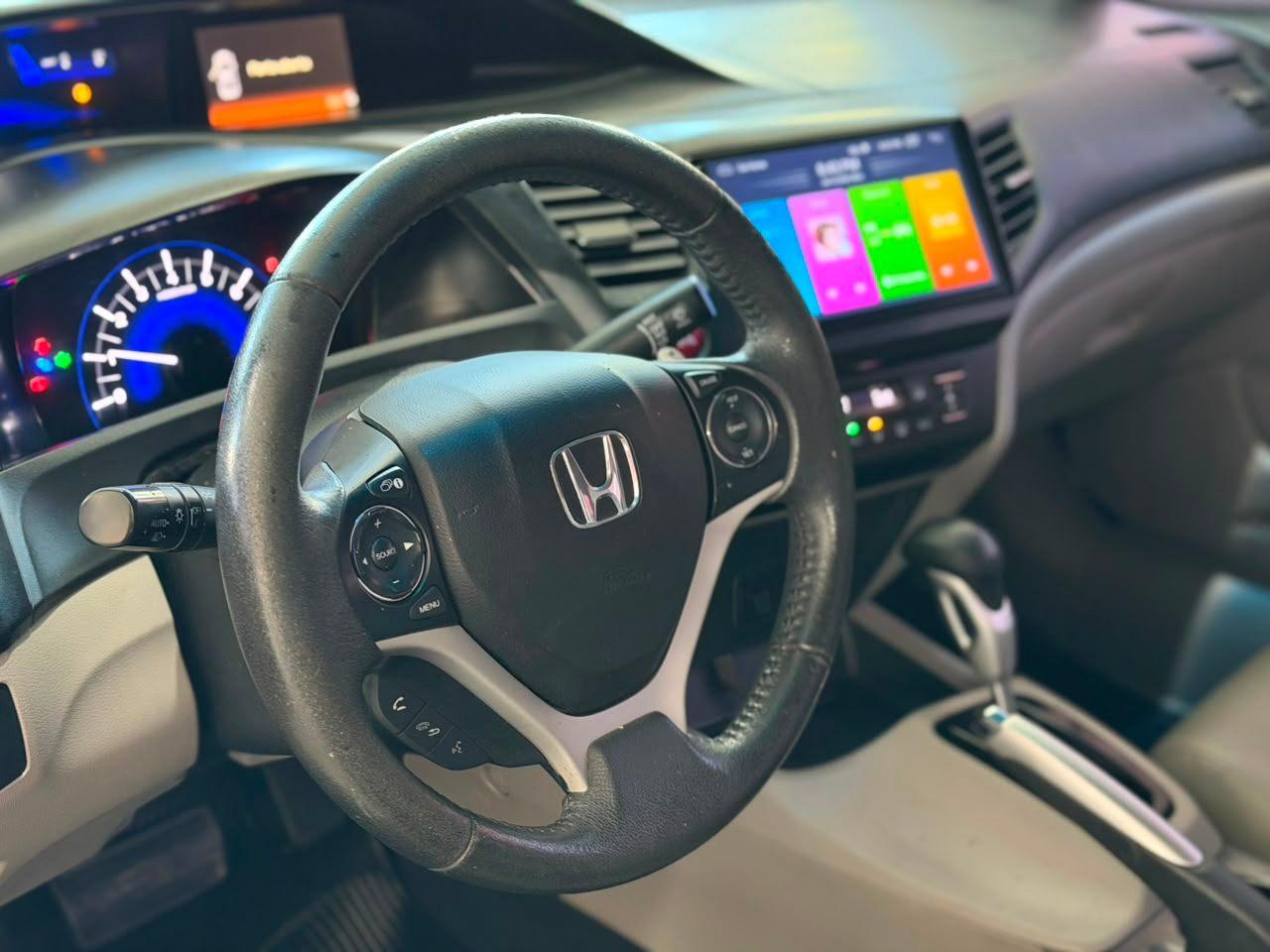 Honda Civic Sedan LXR 2.0 Flexone 16V Aut. 4p 2015