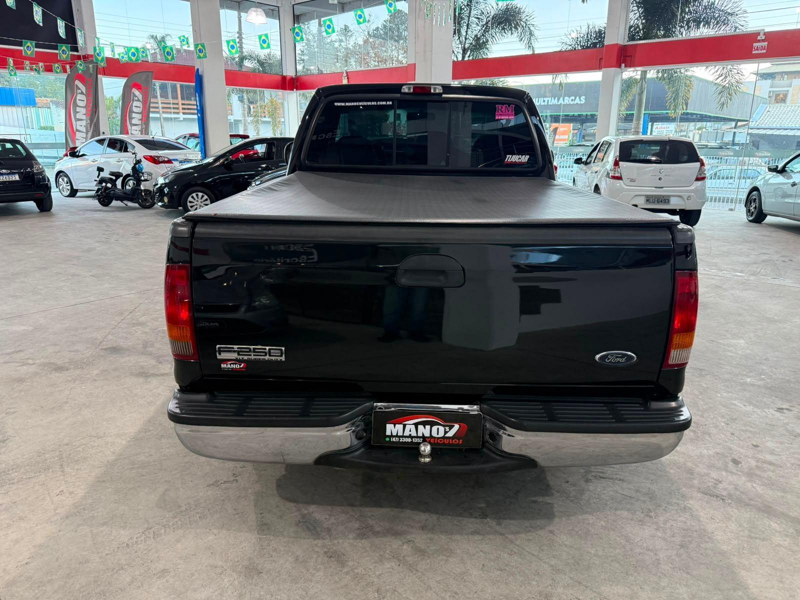 Ford F-250 XLT 4.2 TB Diesel  - Preta - 2000/2001