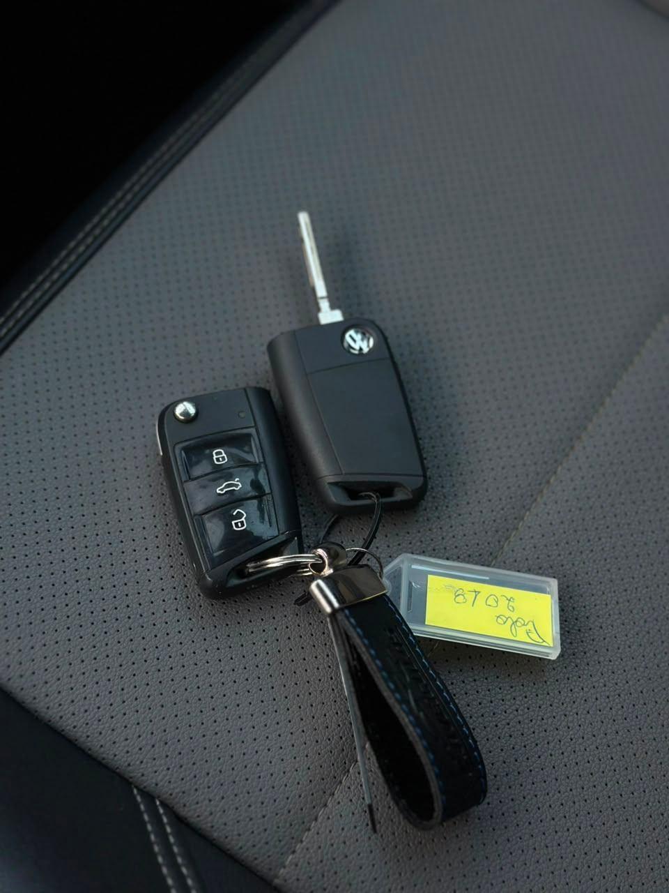 Foto numero 20 do veiculo Volkswagen Polo Comfort. 200 TSI 1.0 Flex 12V Aut. - Cinza - 2017/2018