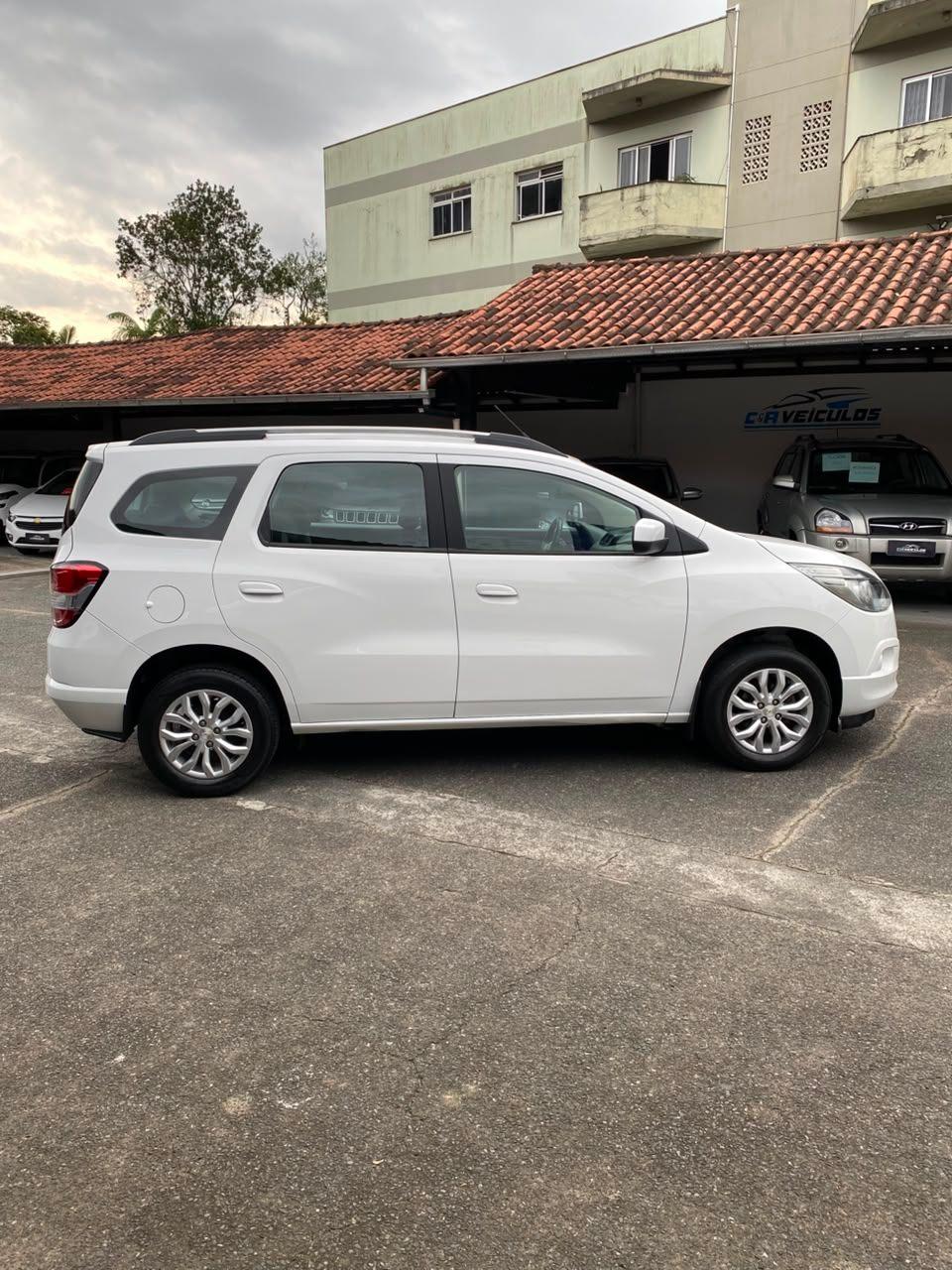 Foto numero 5 do veiculo Chevrolet Spin LTZ 1.8 8V Econo.Flex 5p Mec.  - Branca - 2017/2018