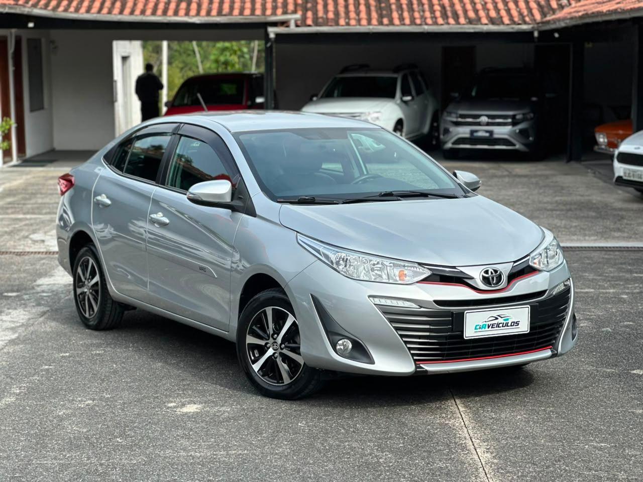 Foto numero 2 do veiculo Toyota Yaris XS Sedan 1.5 Flex 16V 4p Aut.  - Prata - 2019/2019